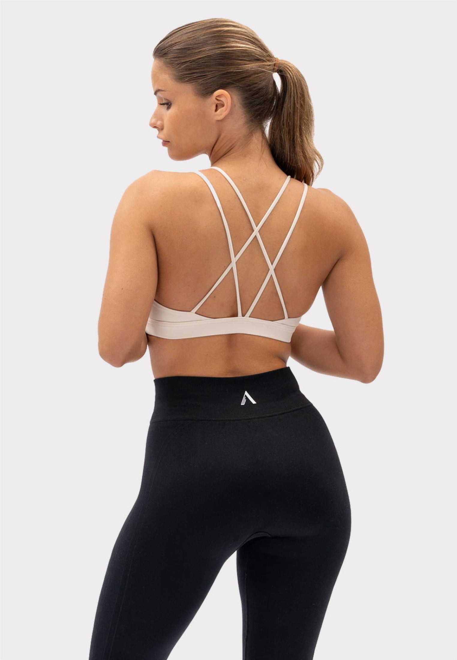 A EUPHORIA Top - Cream White - workoutbrands.com