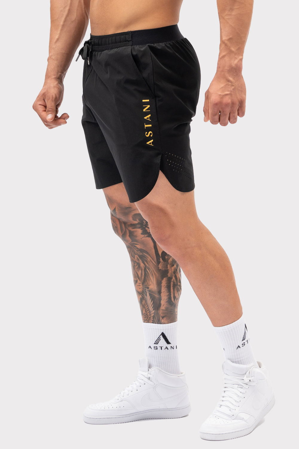 A VELOCE Shorts - Black - workoutbrands.com