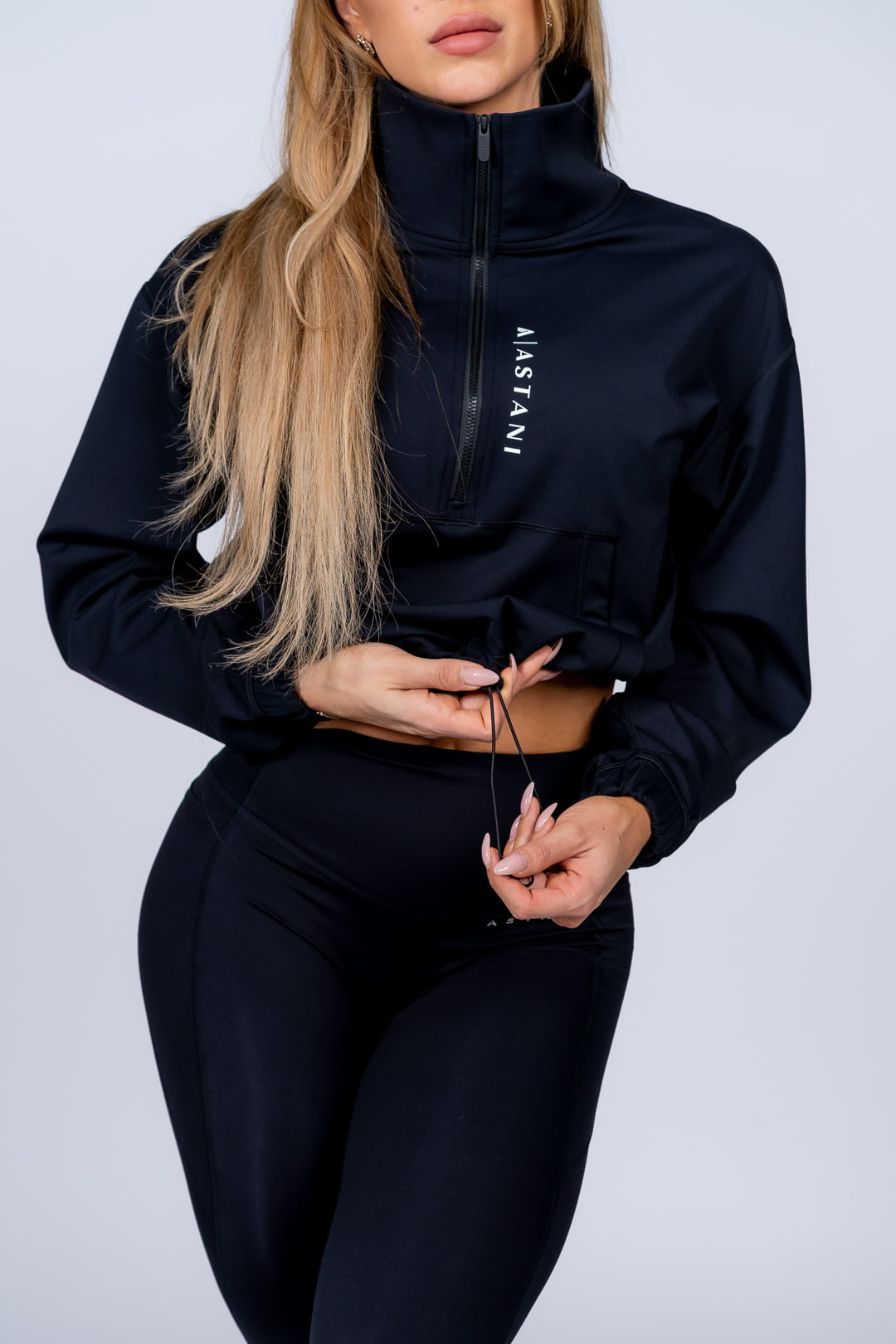 A Vibe Long Sleeve Crops - Black - workoutbrands.com