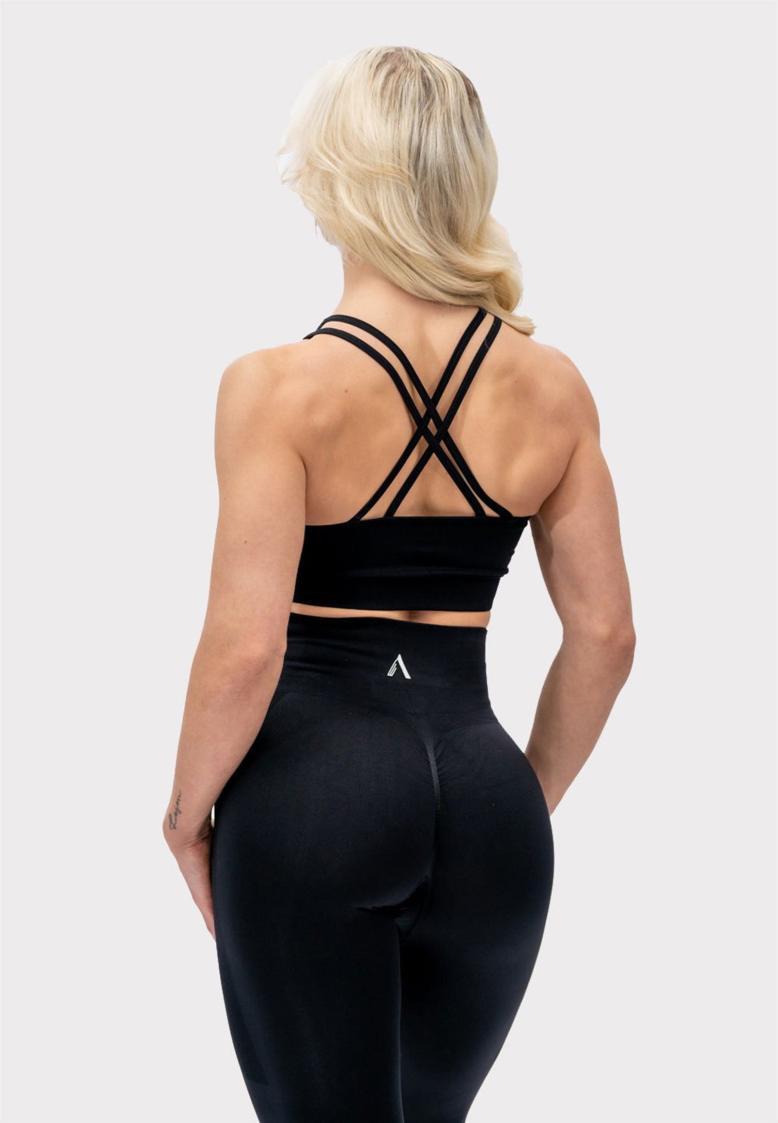 A YAS Top - Black - workoutbrands.com