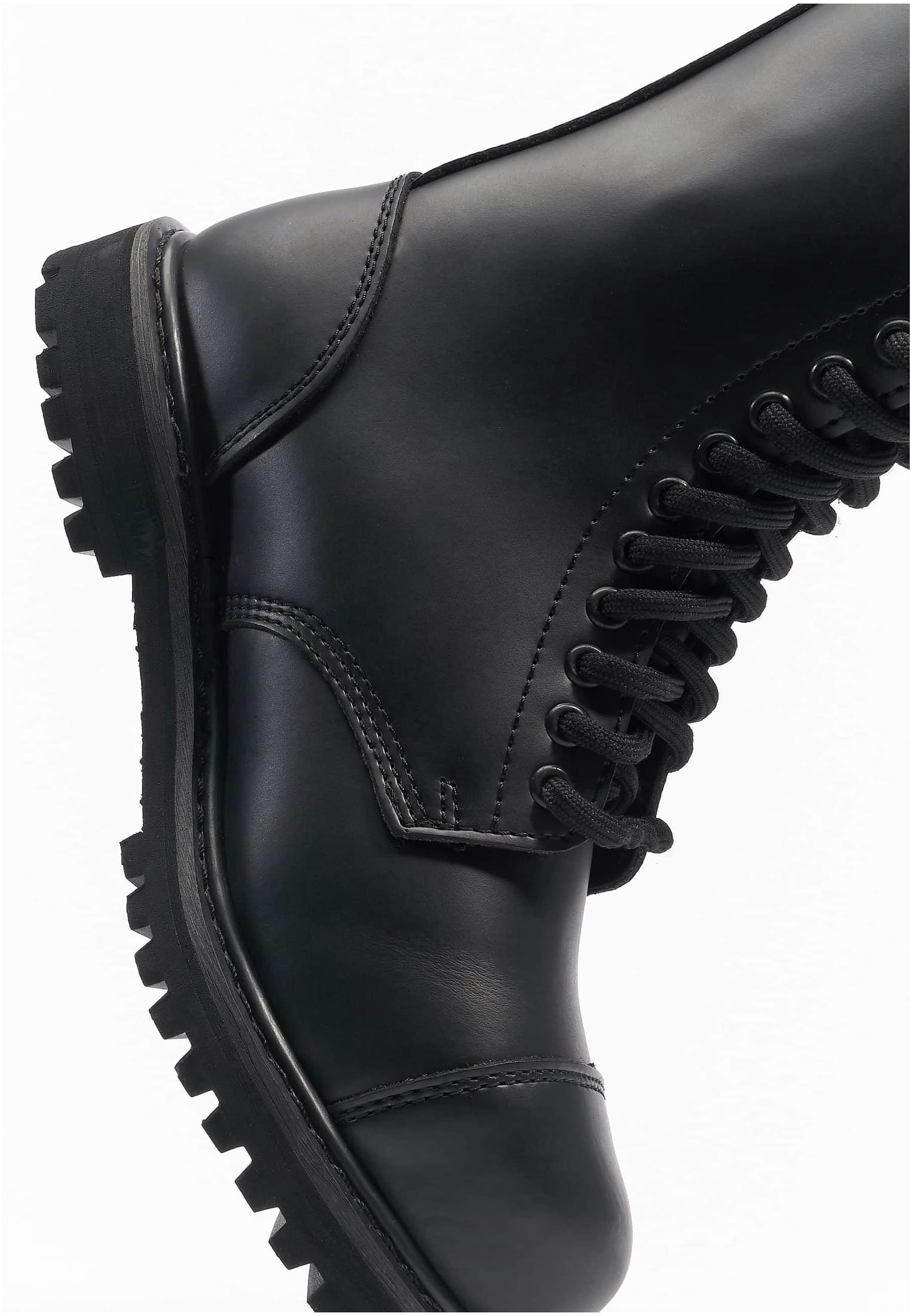 B 20 Eyes Phantom Boots