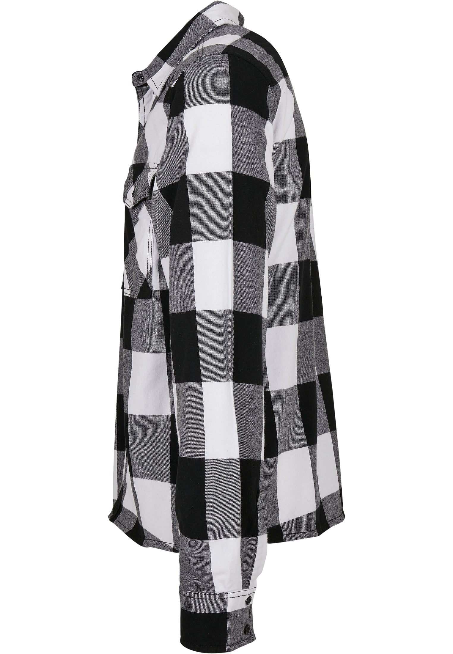 En svart- och vitrutig herrskjorta, B Checkshirt, visad från sidan mot en vit bakgrund.