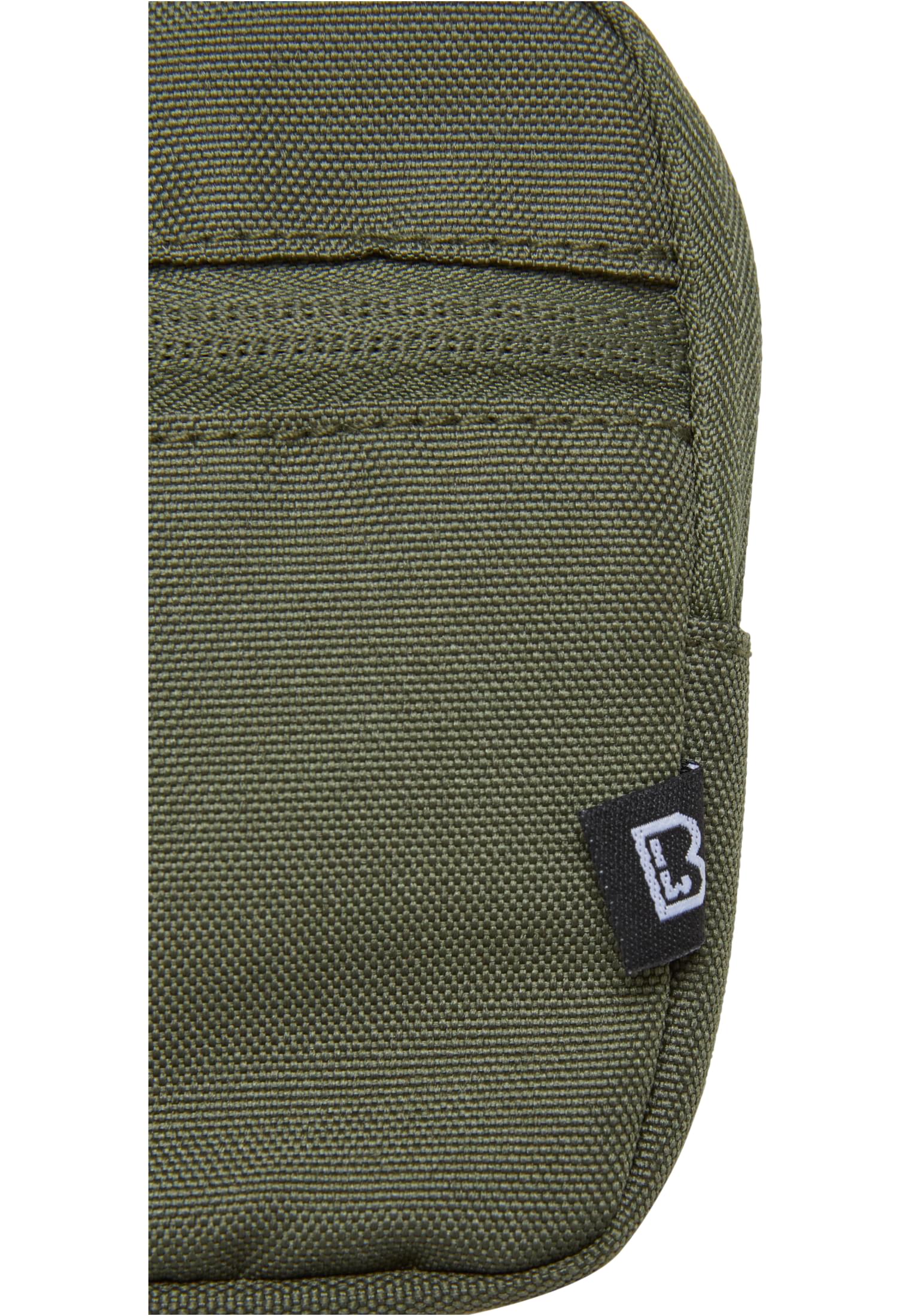 Närbild på tyget och logotypen på den olivgröna B Key Pouch.