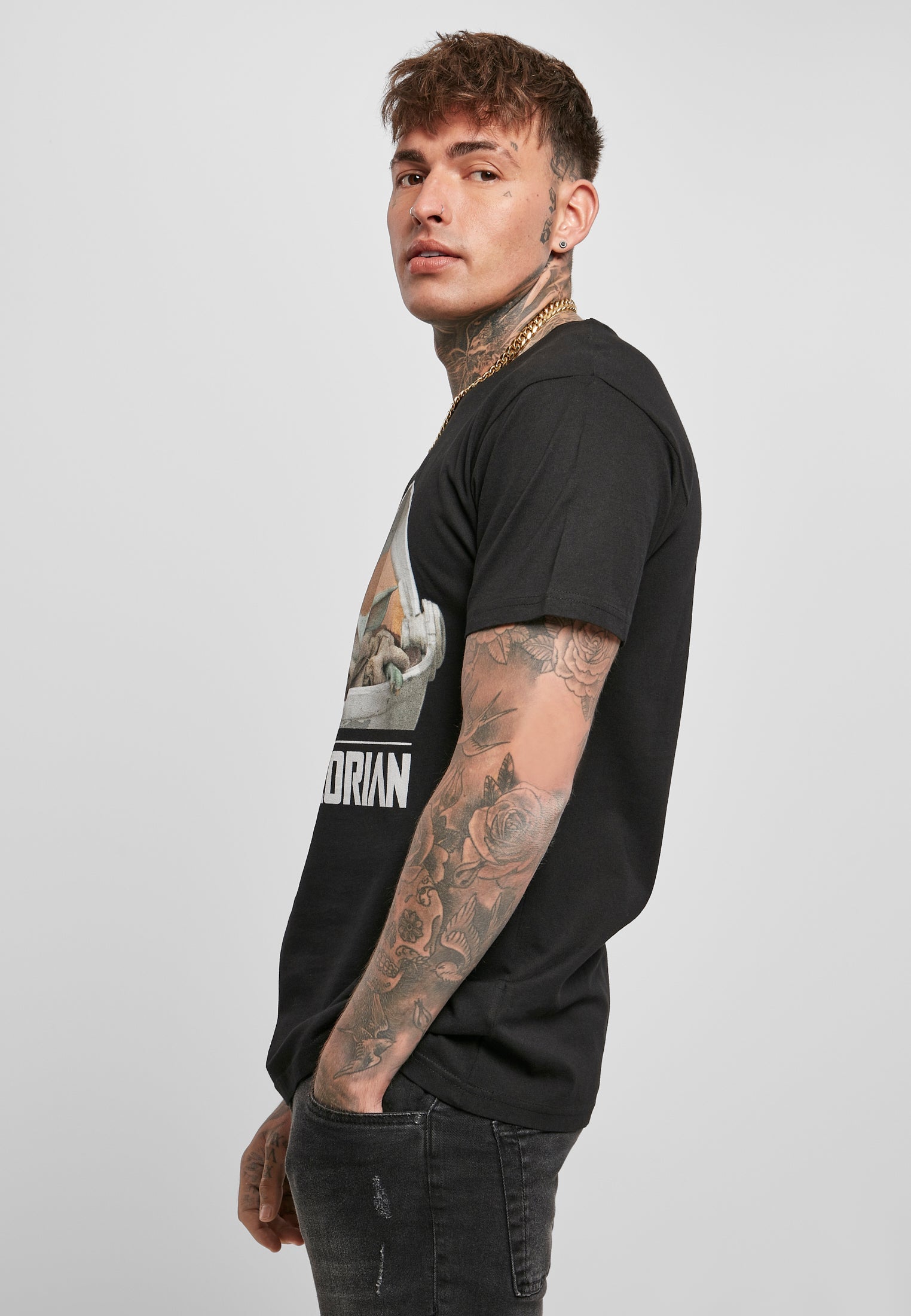 Baby Yoda Mandalorian Logo Tee black XXL - workoutbrands.com