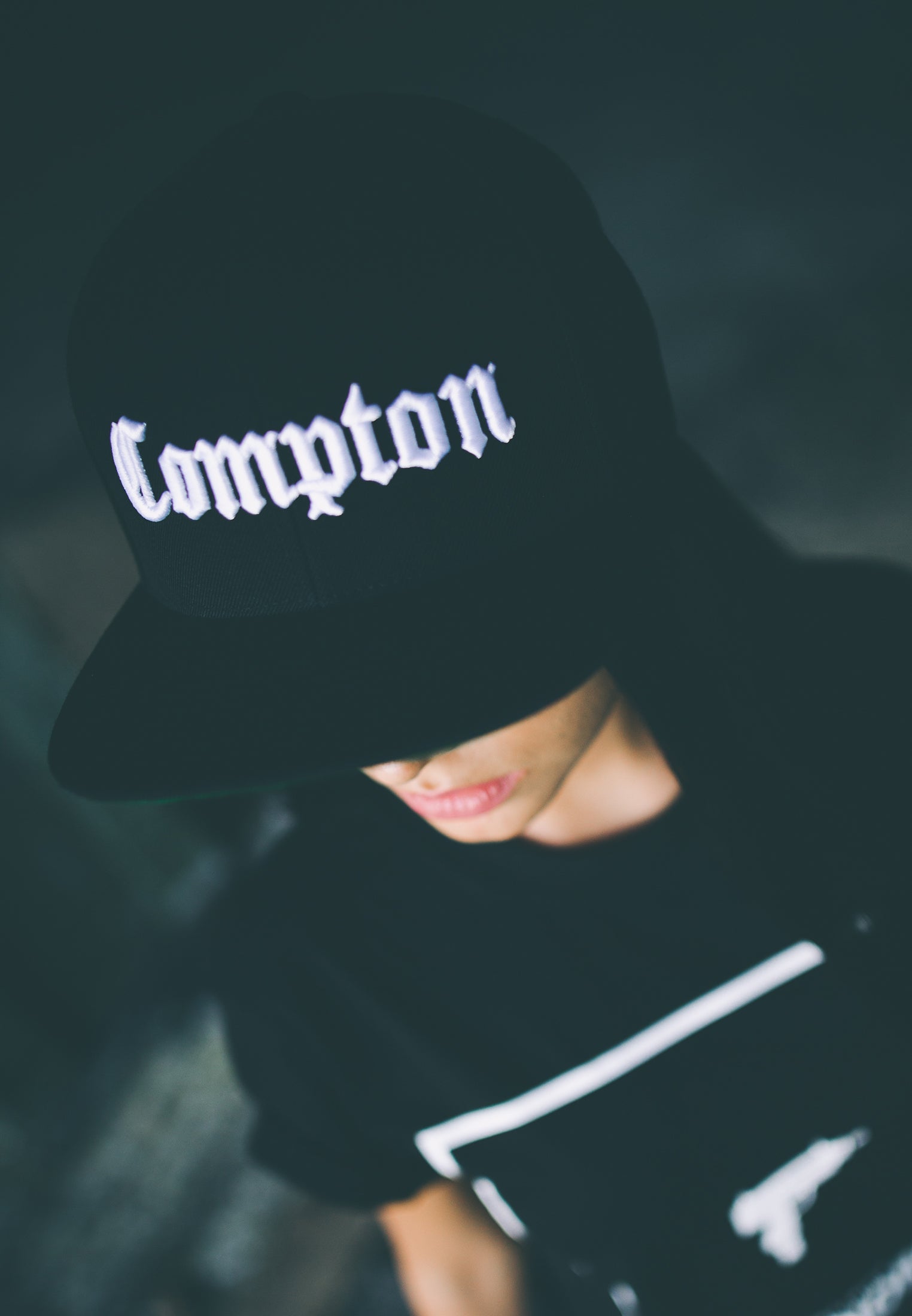 Compton Snapback black one size - workoutbrands.com