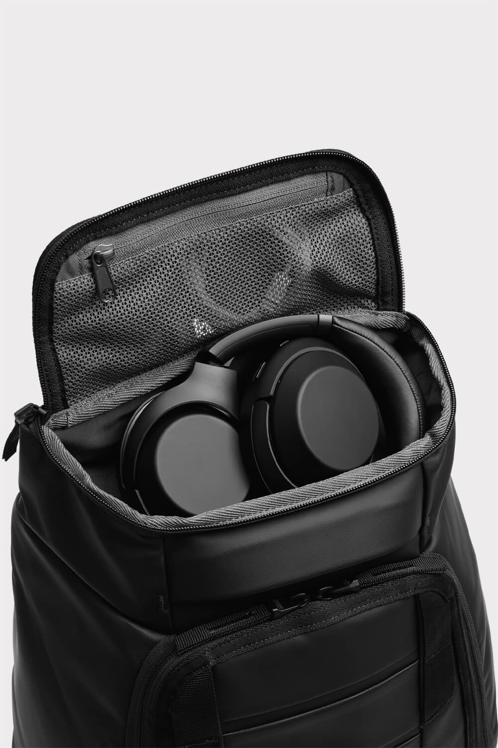 DB Hugger Backpack 20l - Moss Green - workoutbrands.com