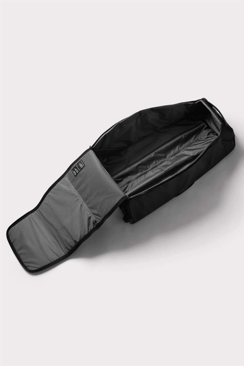 Db Hugger Roller Bag 90L - Black - workoutbrands.com