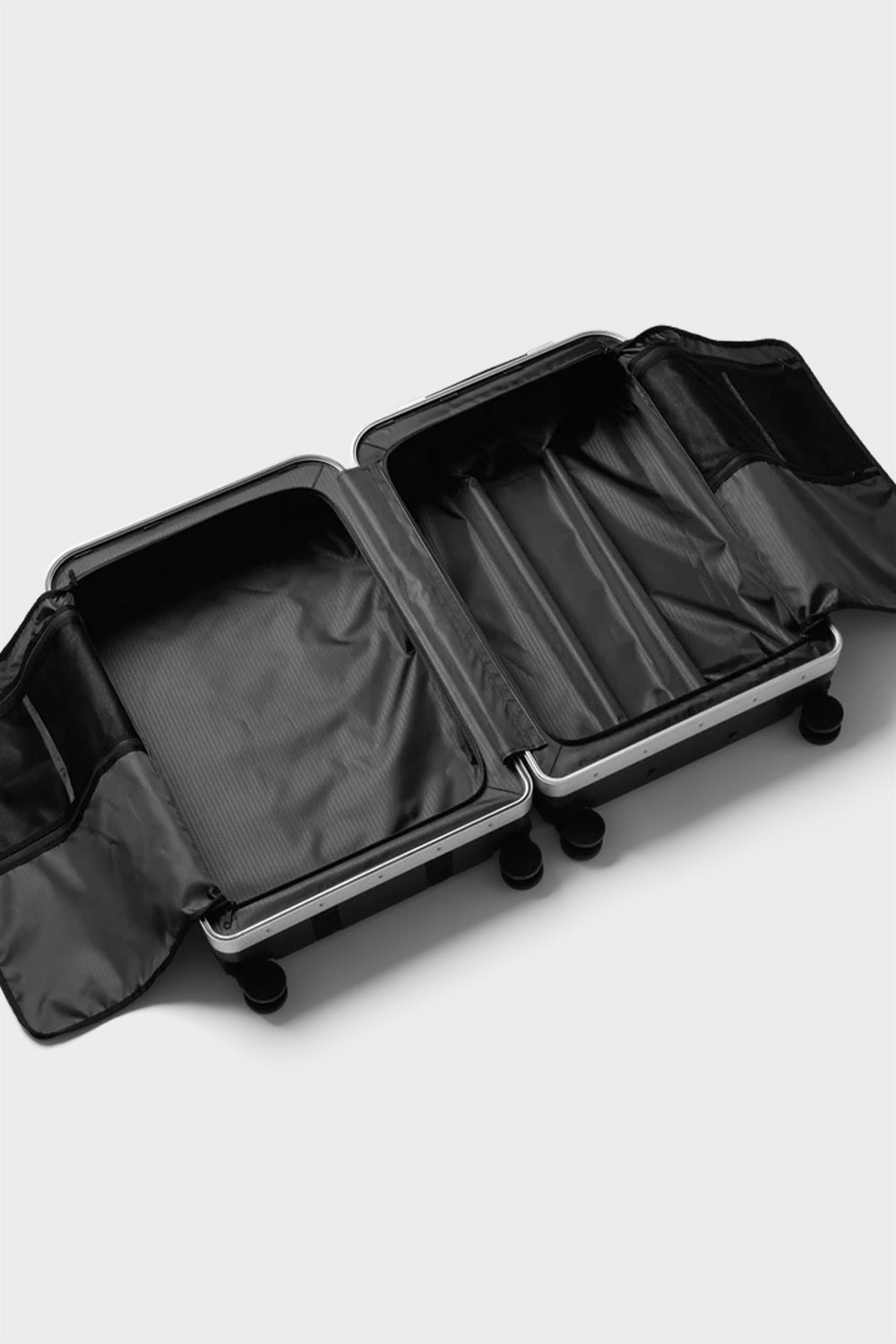 Db Ramverk Pro Check-in Luggage Large - Black - workoutbrands.com