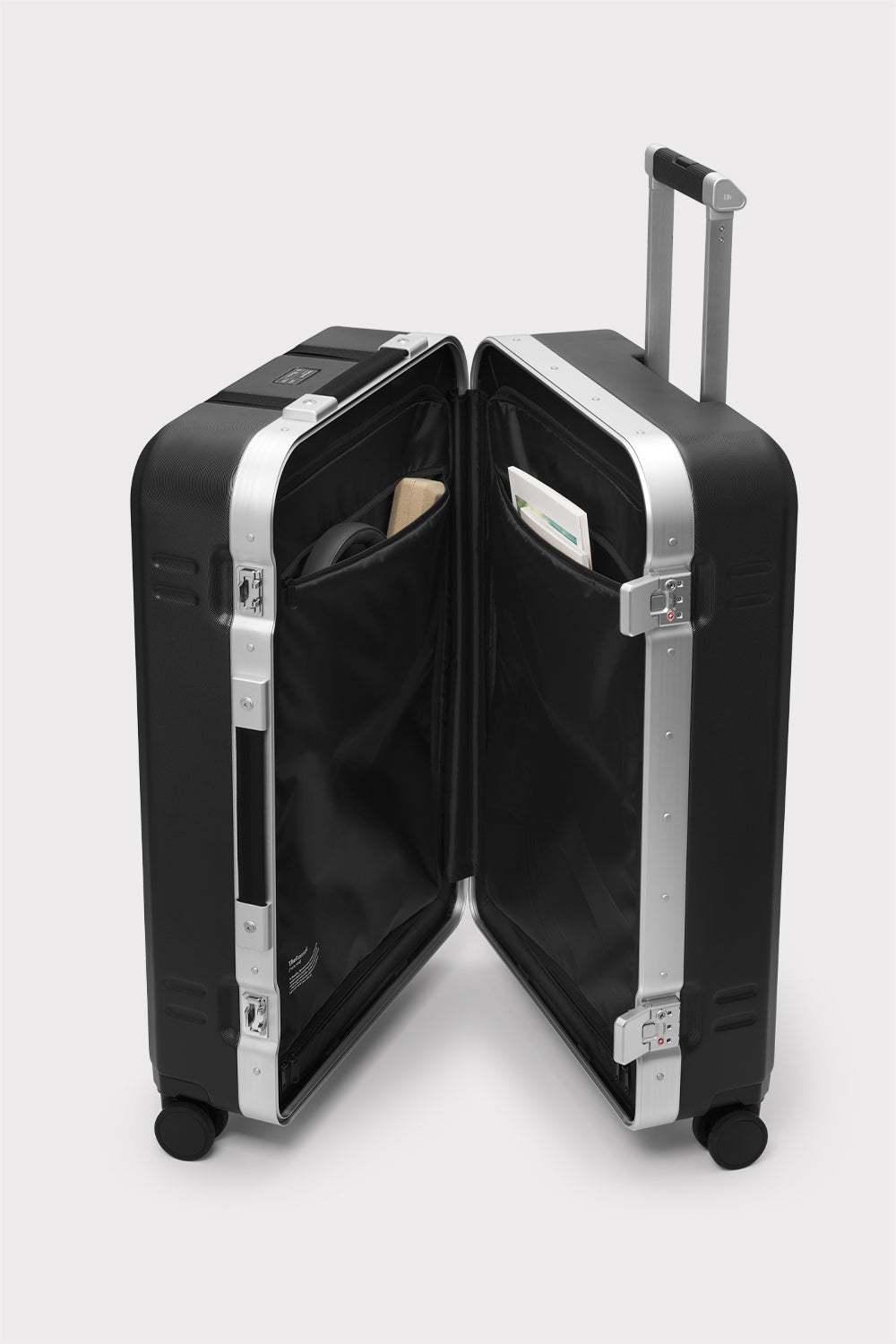 Db Ramverk Pro Check-in Luggage Large - Black - workoutbrands.com
