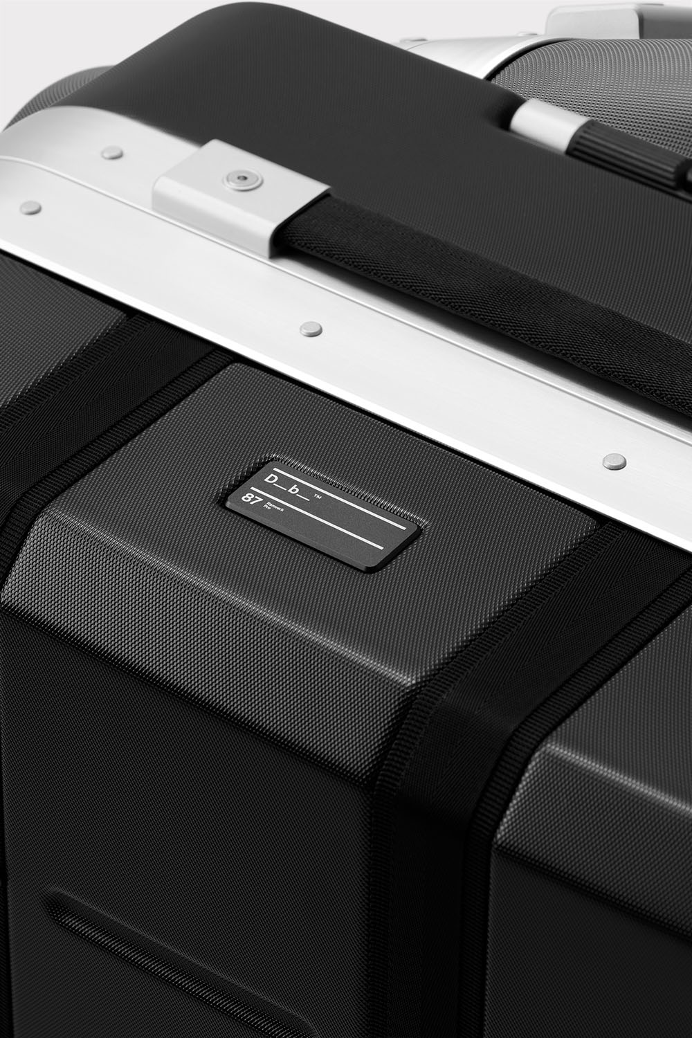 Db Ramverk Pro Check-in Luggage Large - Black - workoutbrands.com