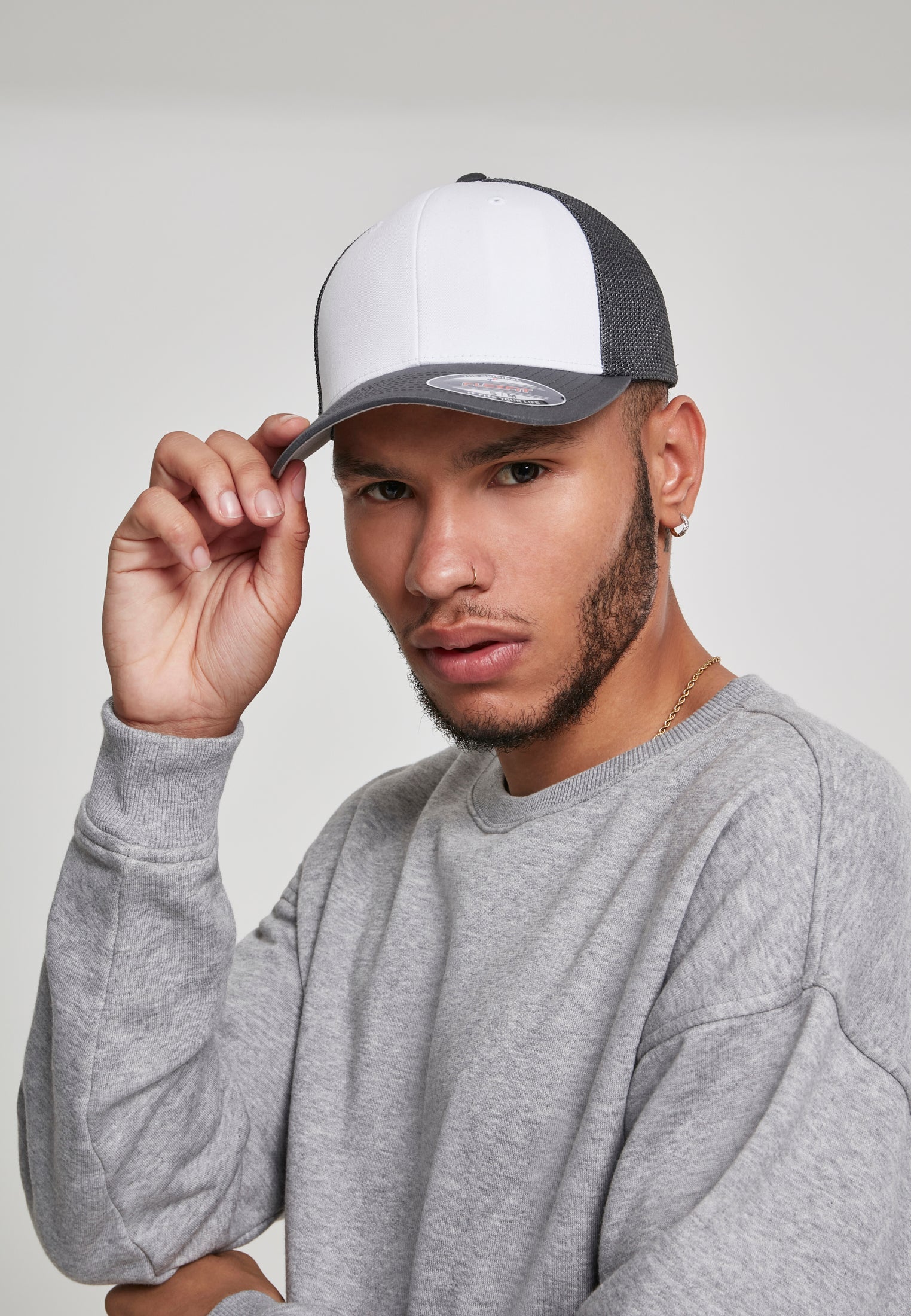 Flexfit Mesh Colored Front S/M - workoutbrands.com