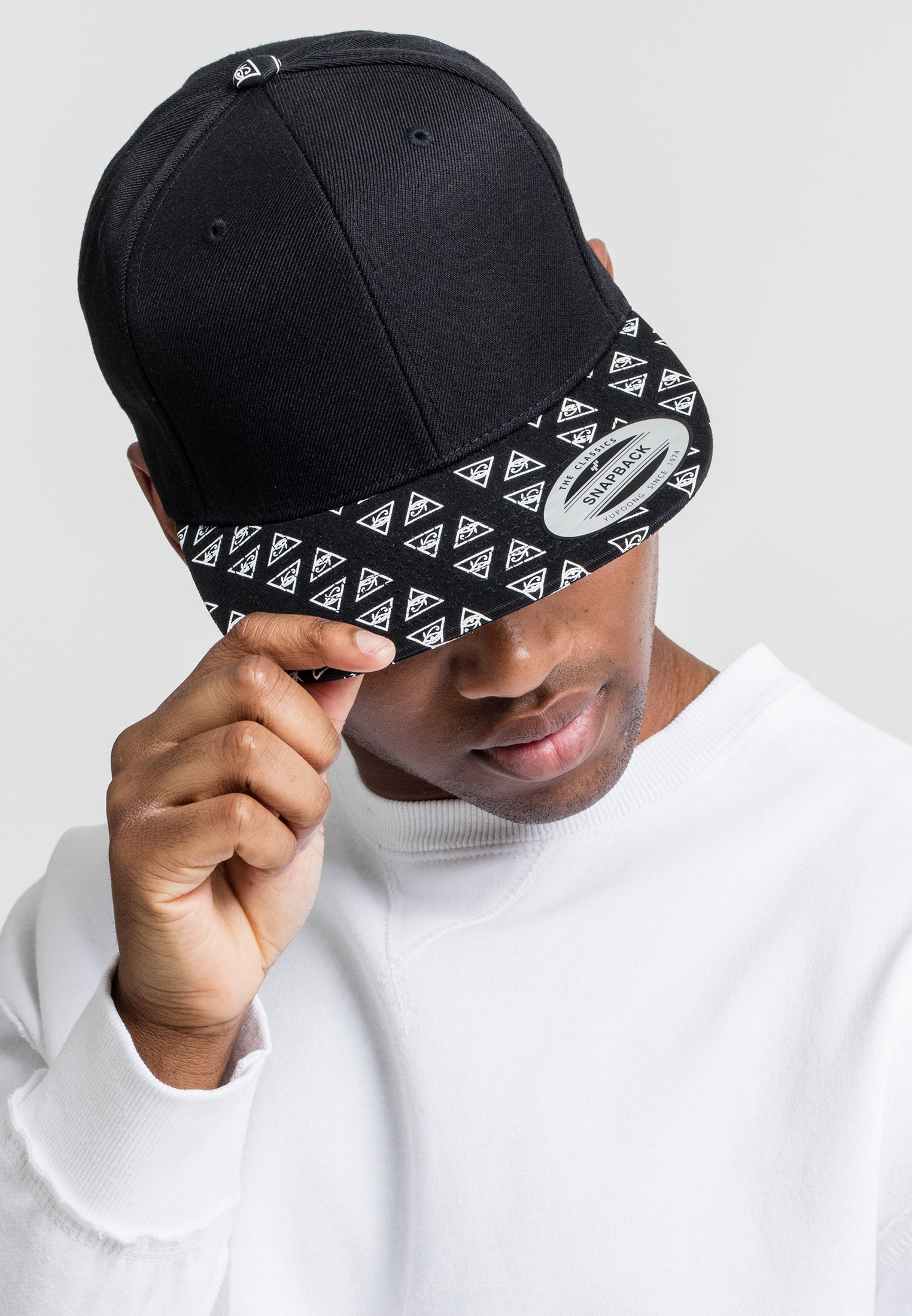 Horus Eye Snapback One Size - workoutbrands.com