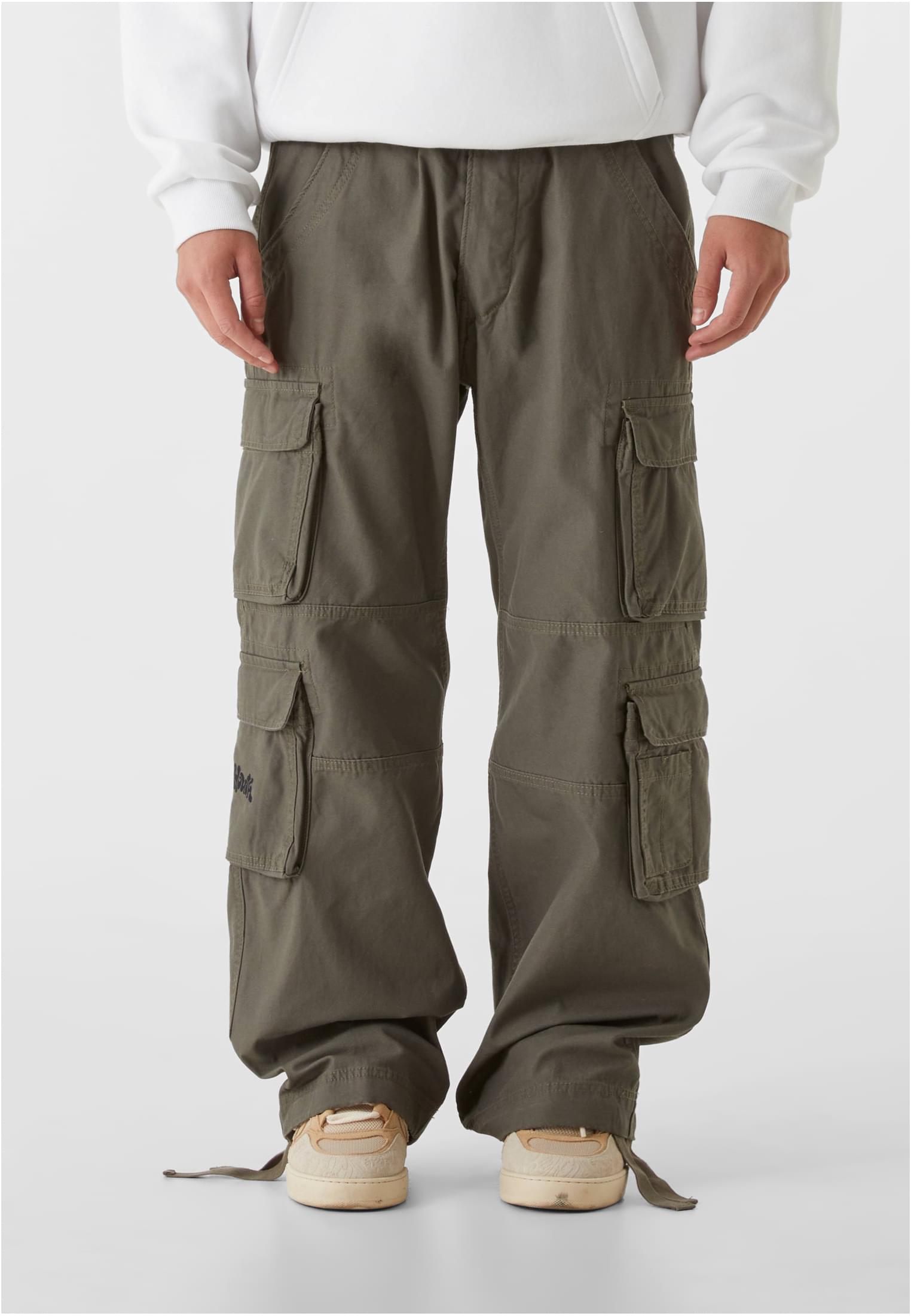 LY Cargo Pants Pocket Logo