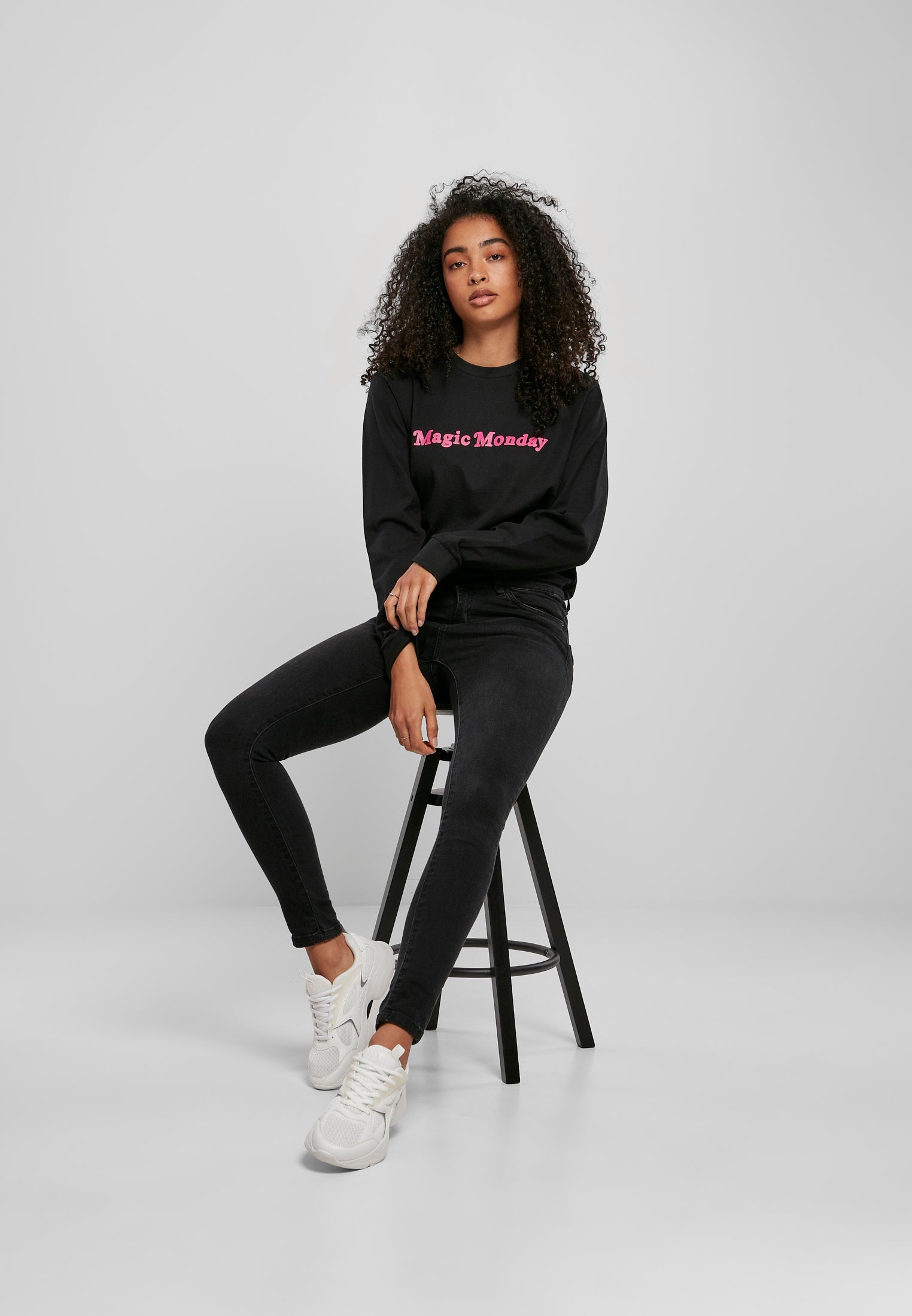Ladies Magic Monday Slogan Longsleeve black XXL - workoutbrands.com