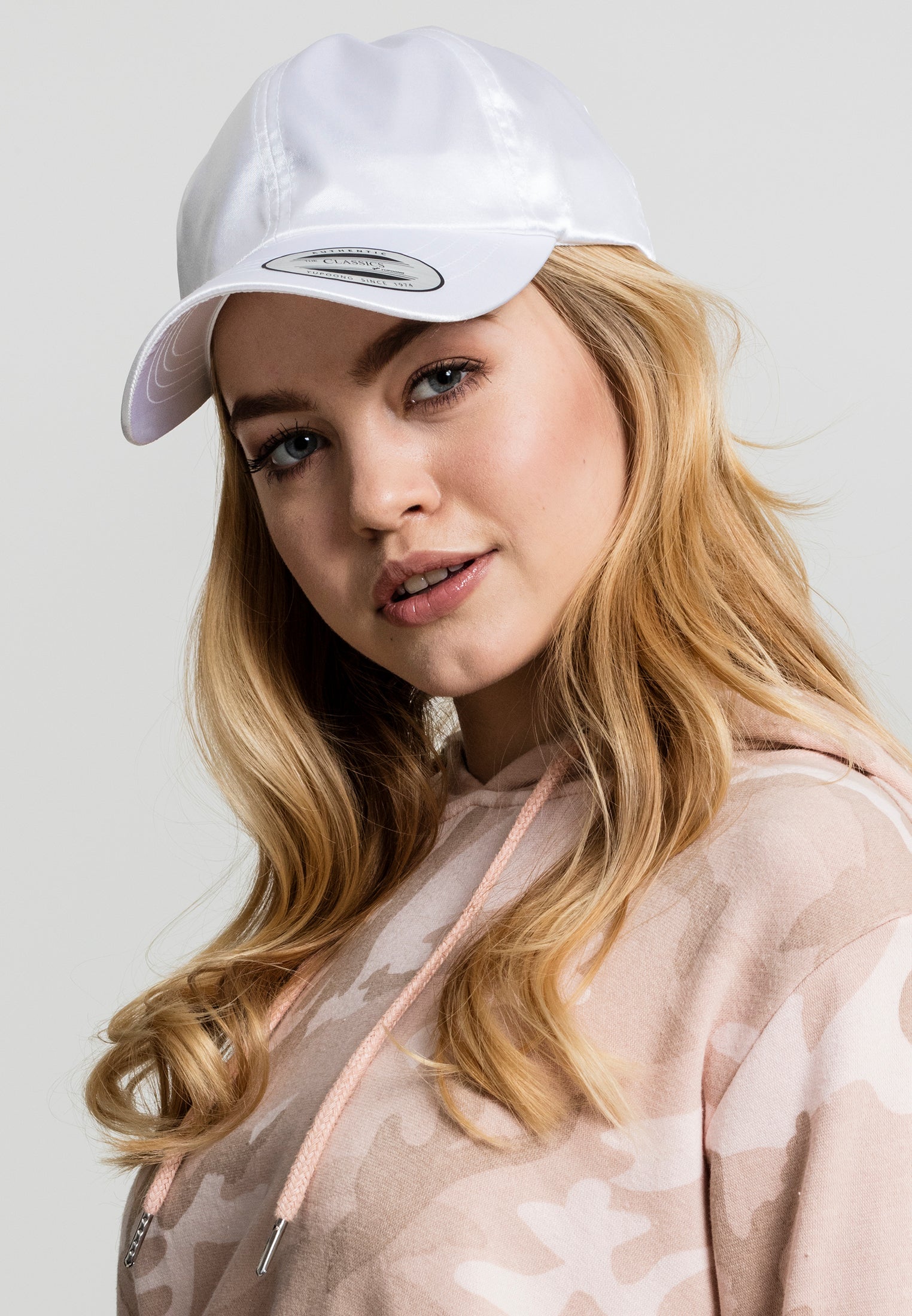 Low Profile Satin Cap Snapback One Size - workoutbrands.com