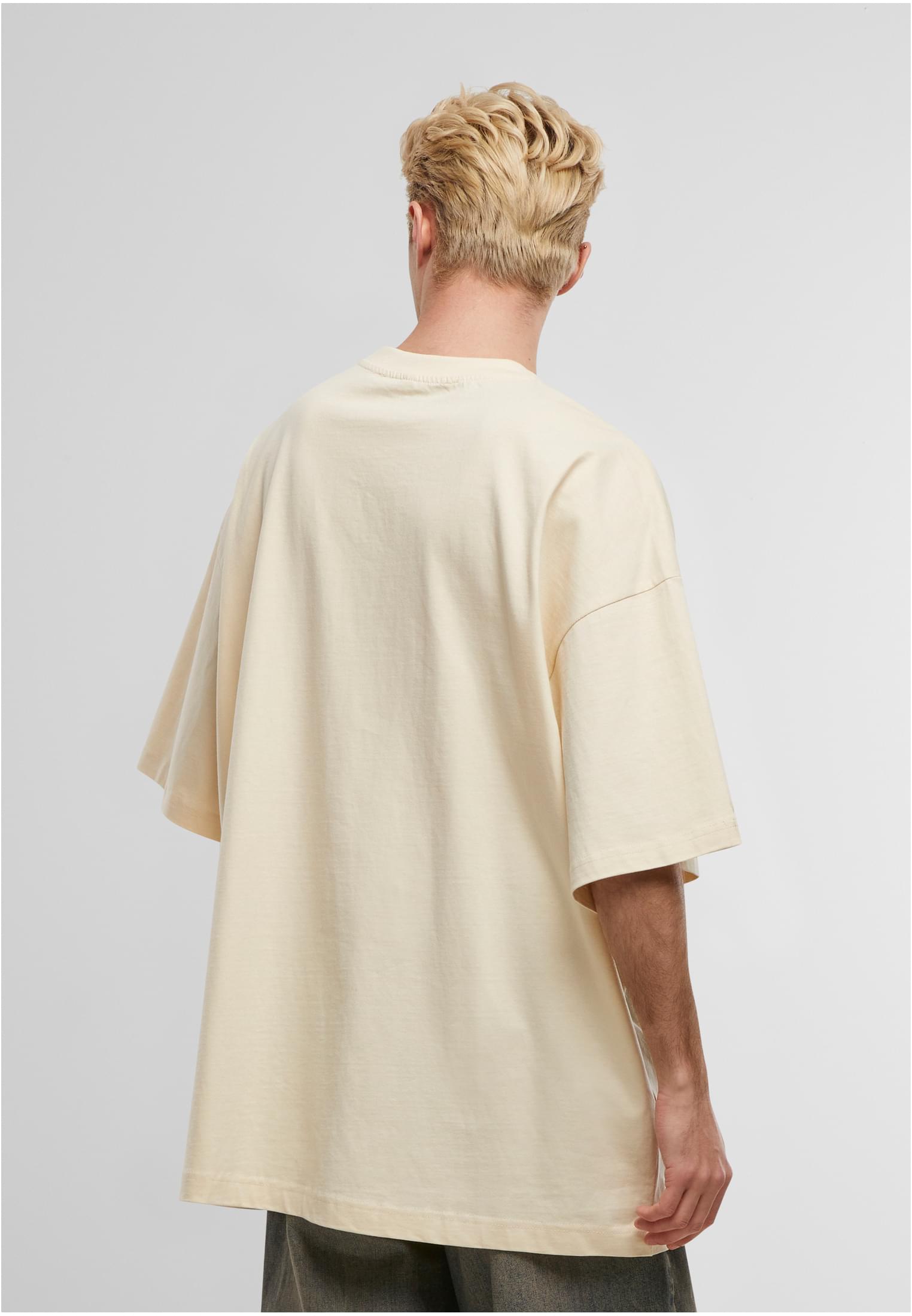 MT Los Angeles Wording New Huge Tee