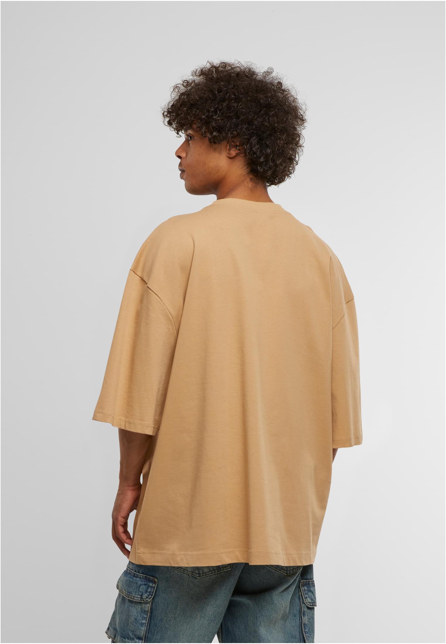 MT Los Angeles Wording New Huge Tee