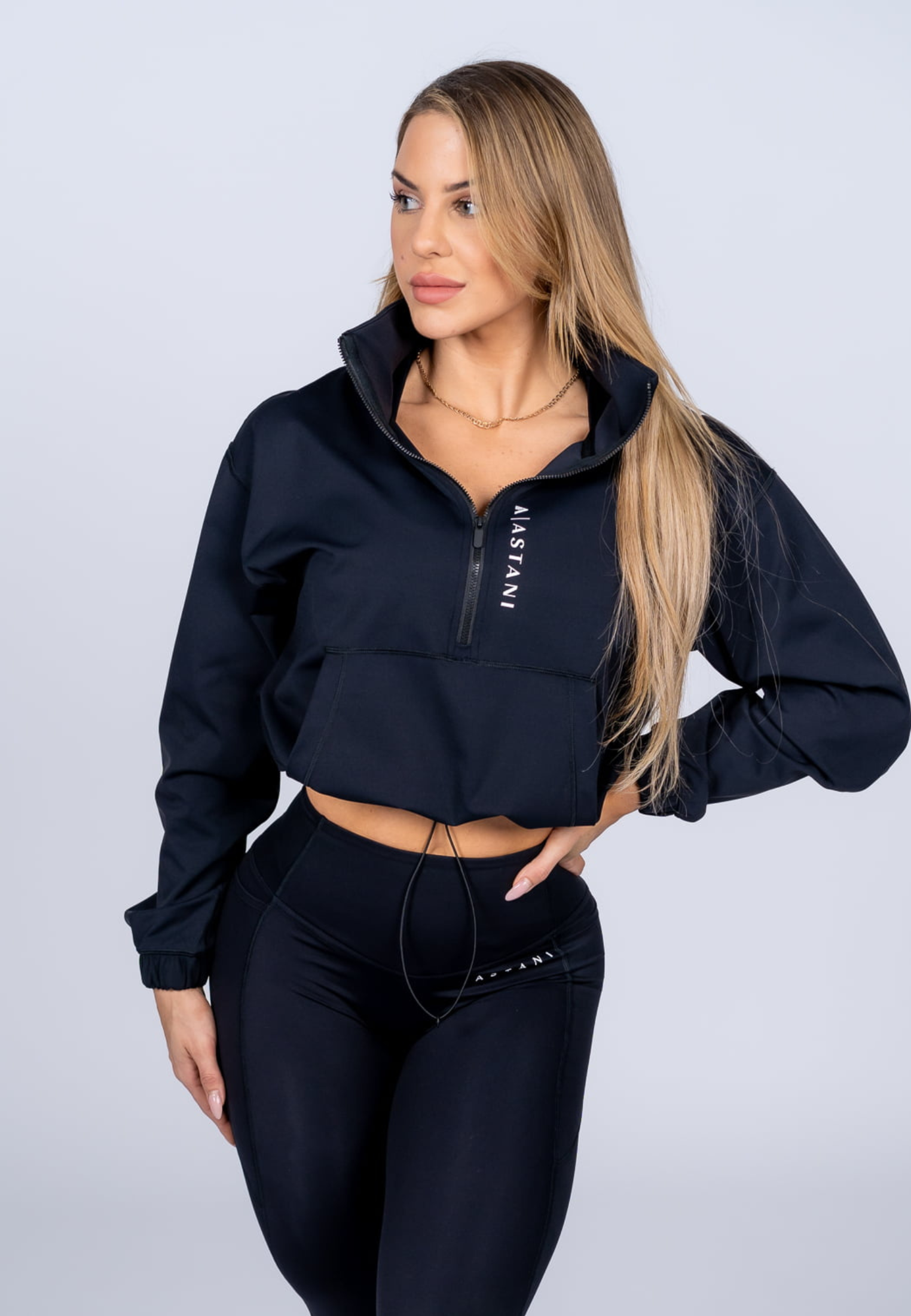 A Vibe Long Sleeve Crops - Black