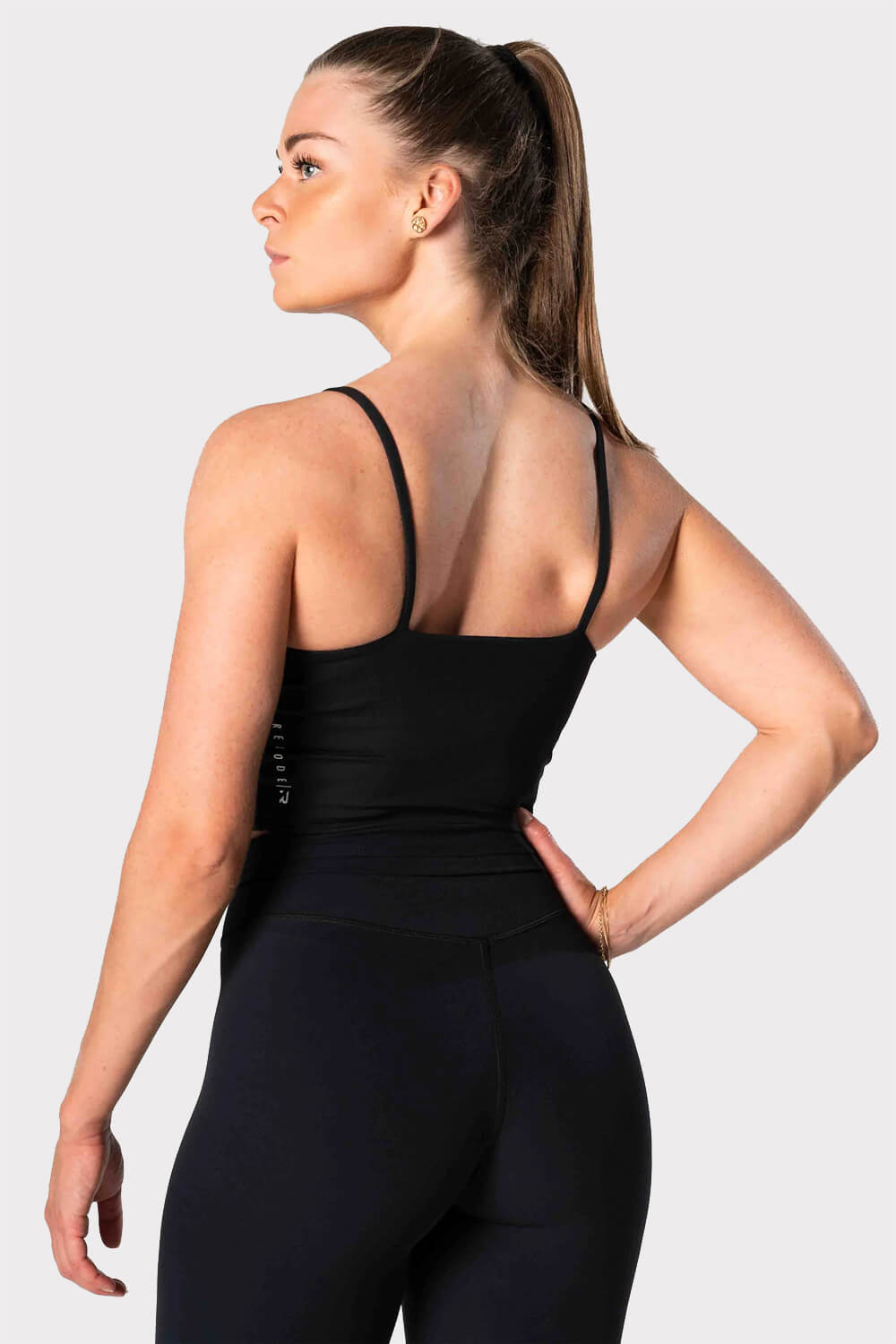 R Core Crop Top - Black - workoutbrands.com