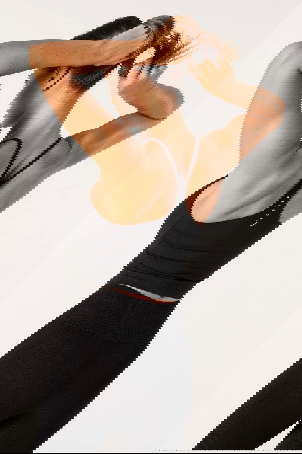 R Core Singlet Top - Black - workoutbrands.com