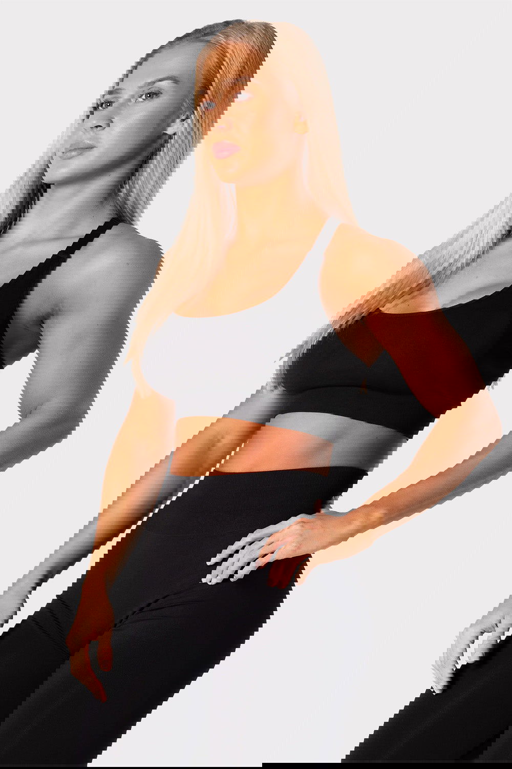 R Prime Scrunch Top - Black - workoutbrands.com