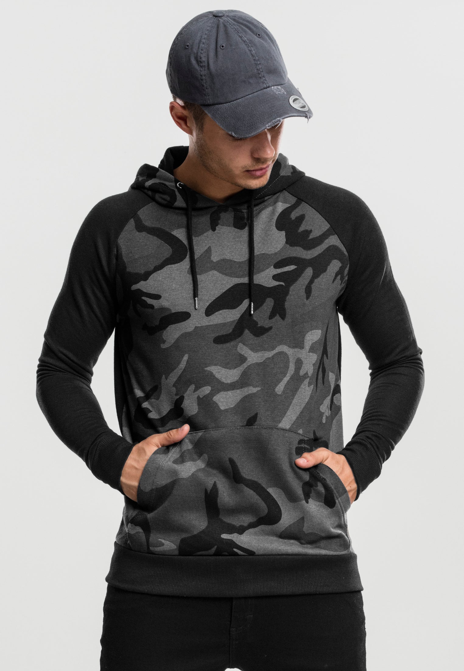 UC Camo Contrast Raglán Hoody