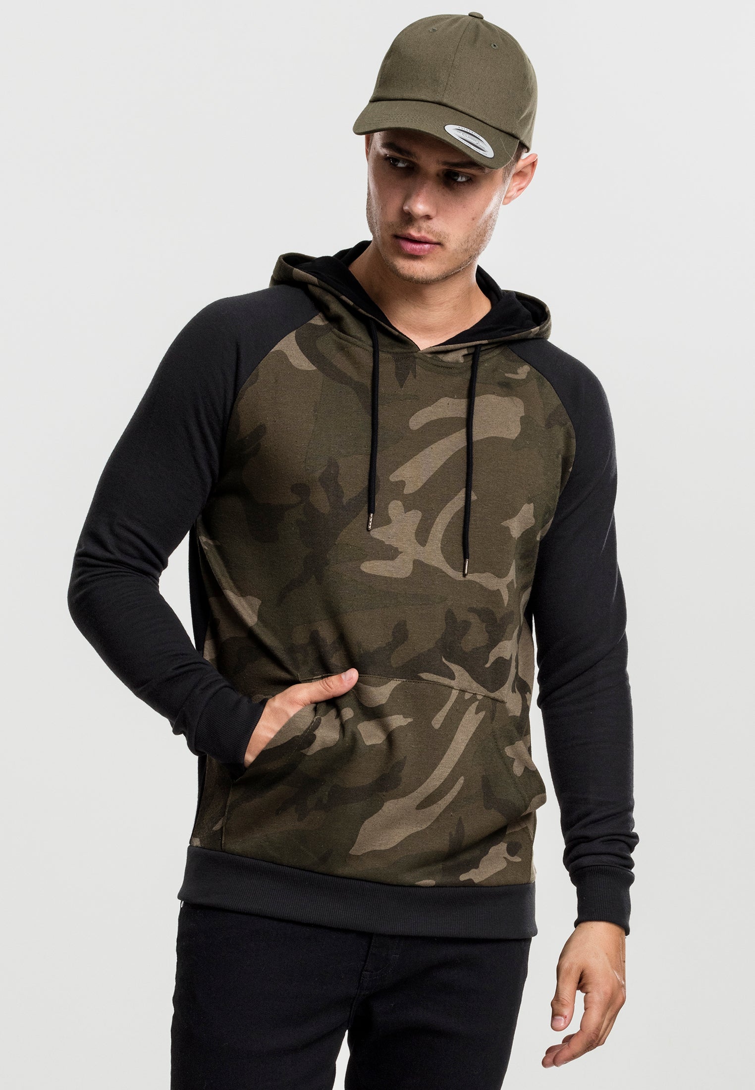 UC Camo Contrast Raglán Hoody