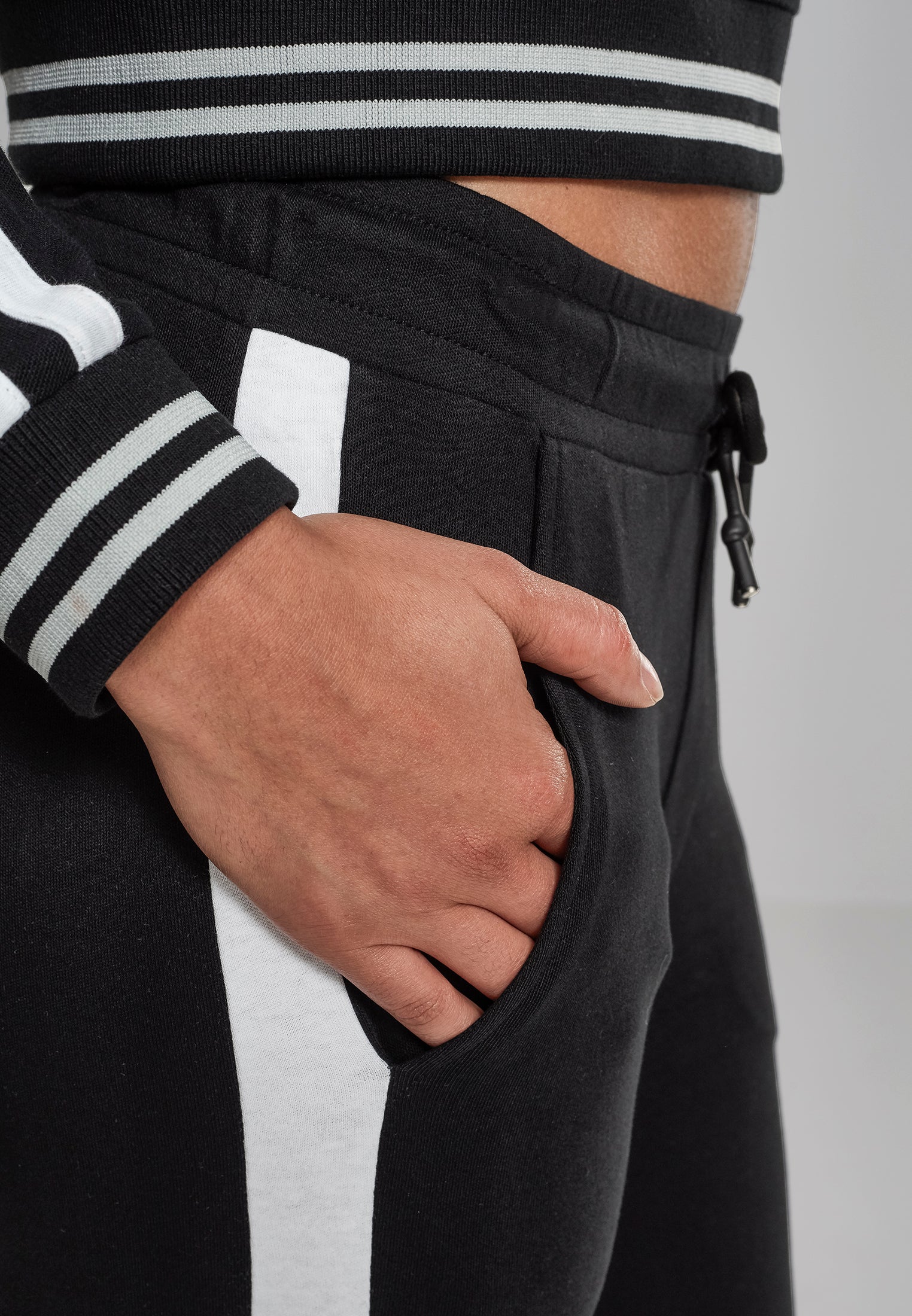 UC Interlock Jogpants