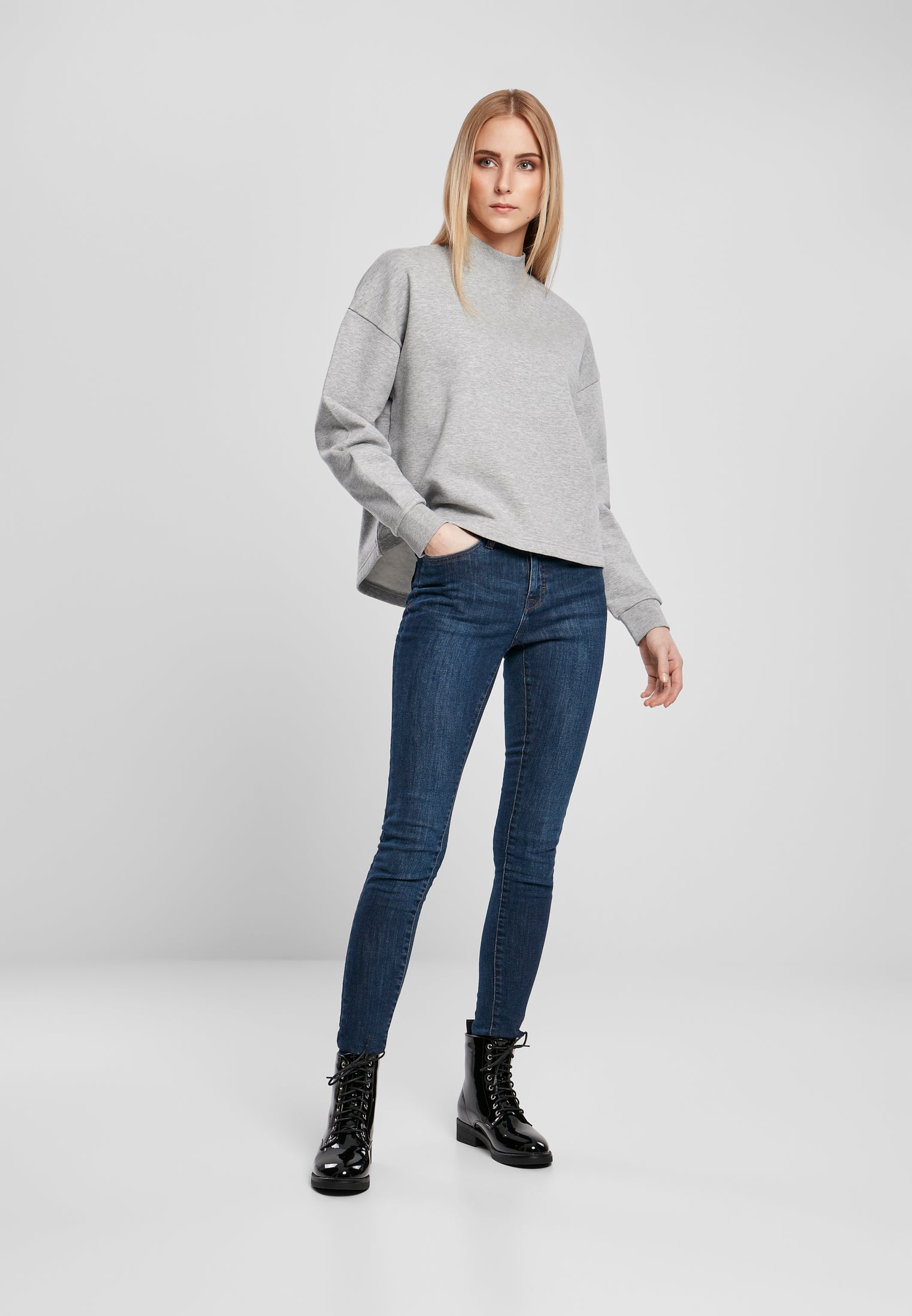 Maglia girocollo oversize a collo alto UC