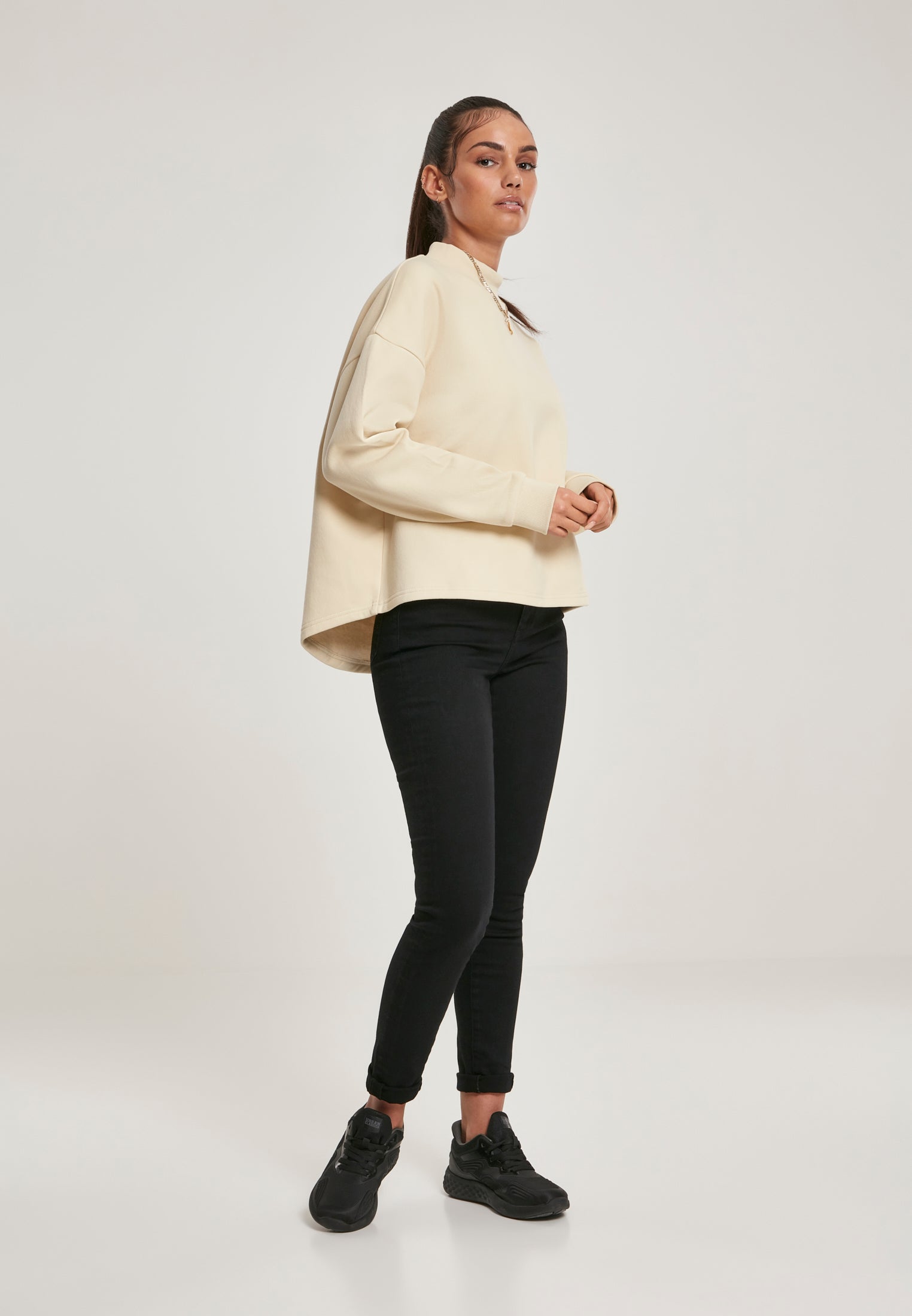 Maglia girocollo oversize a collo alto UC