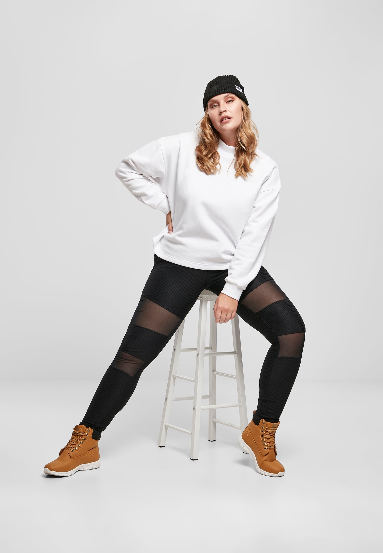 Maglia girocollo oversize a collo alto UC