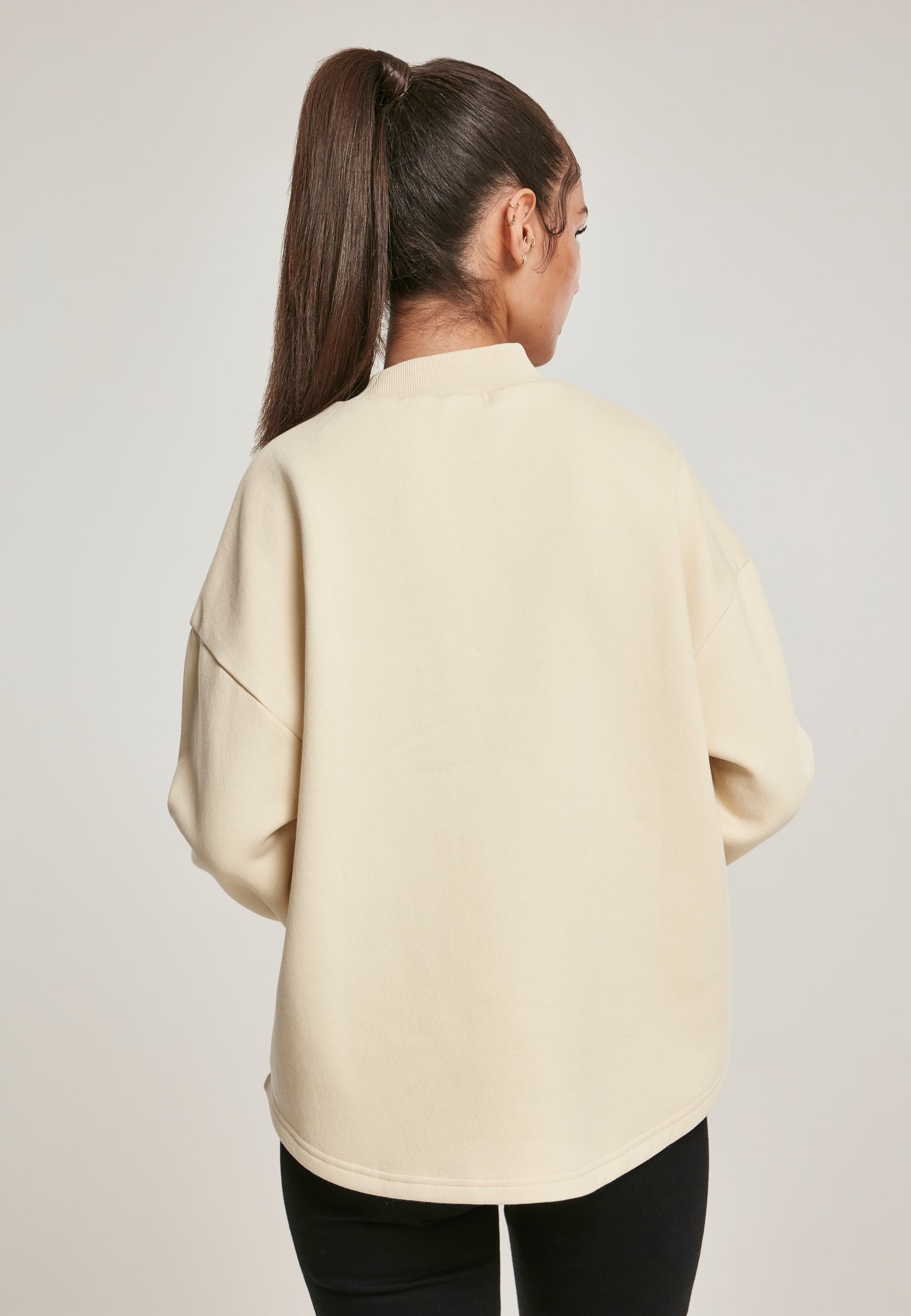 Maglia girocollo oversize a collo alto UC