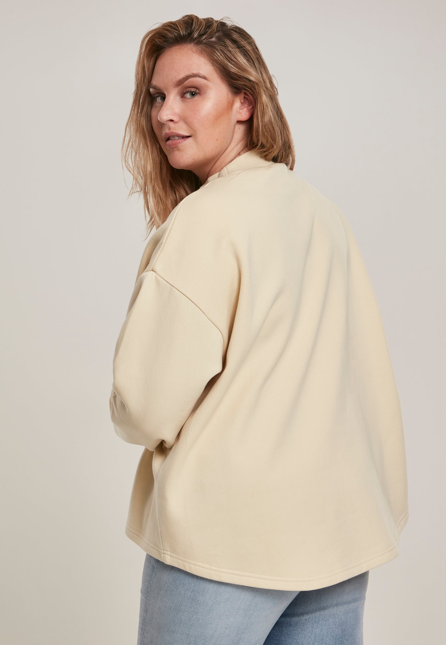 Maglia girocollo oversize a collo alto UC