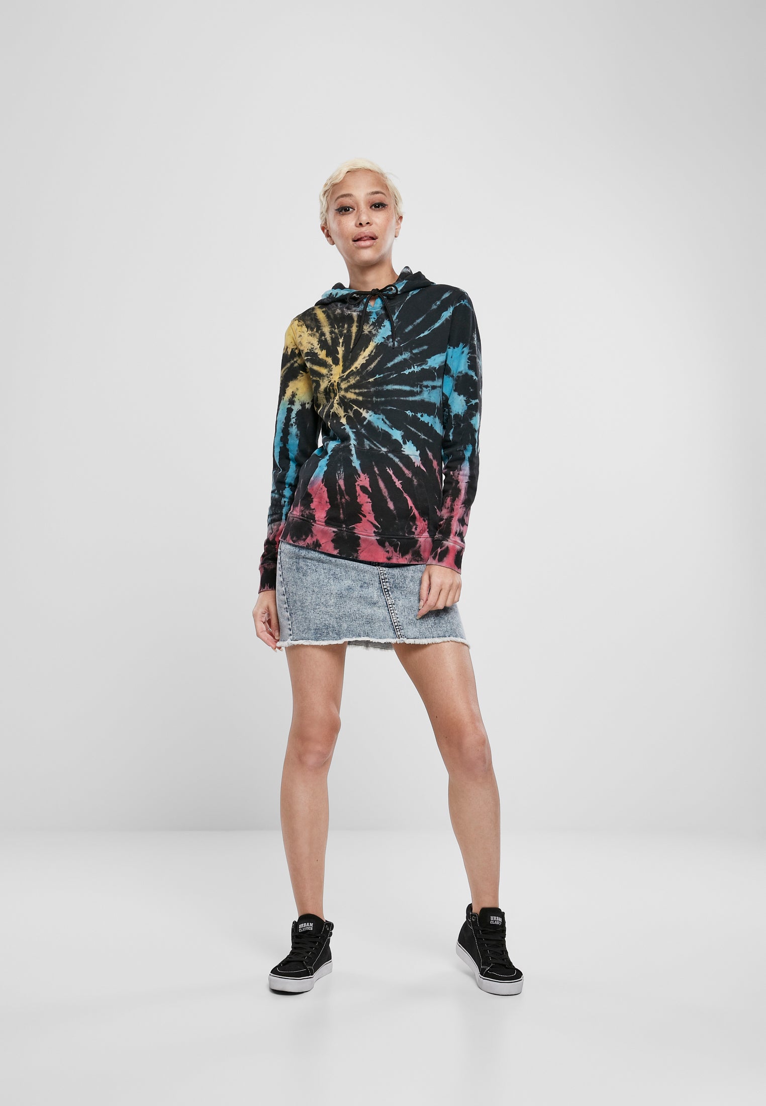 UC Tie Dye hettupeysa