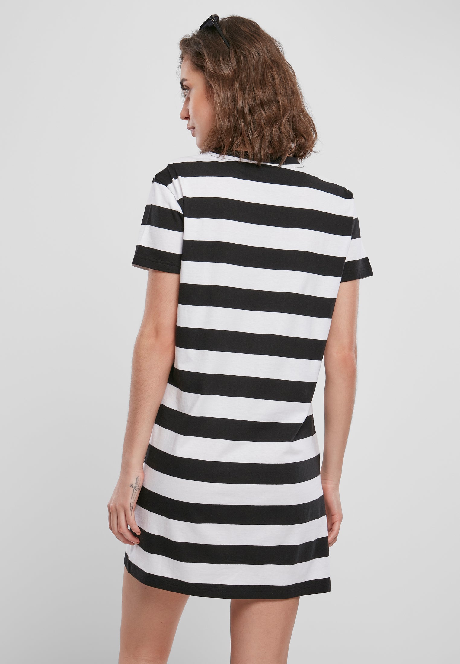 Abito a T-shirt squadrata a righe UC