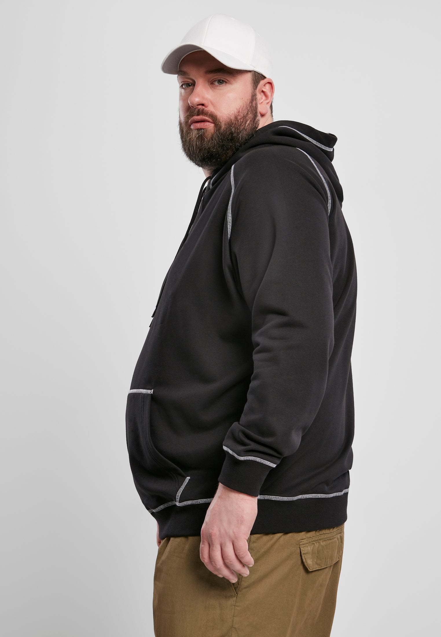 Mikina s kontrastním prošíváním UC