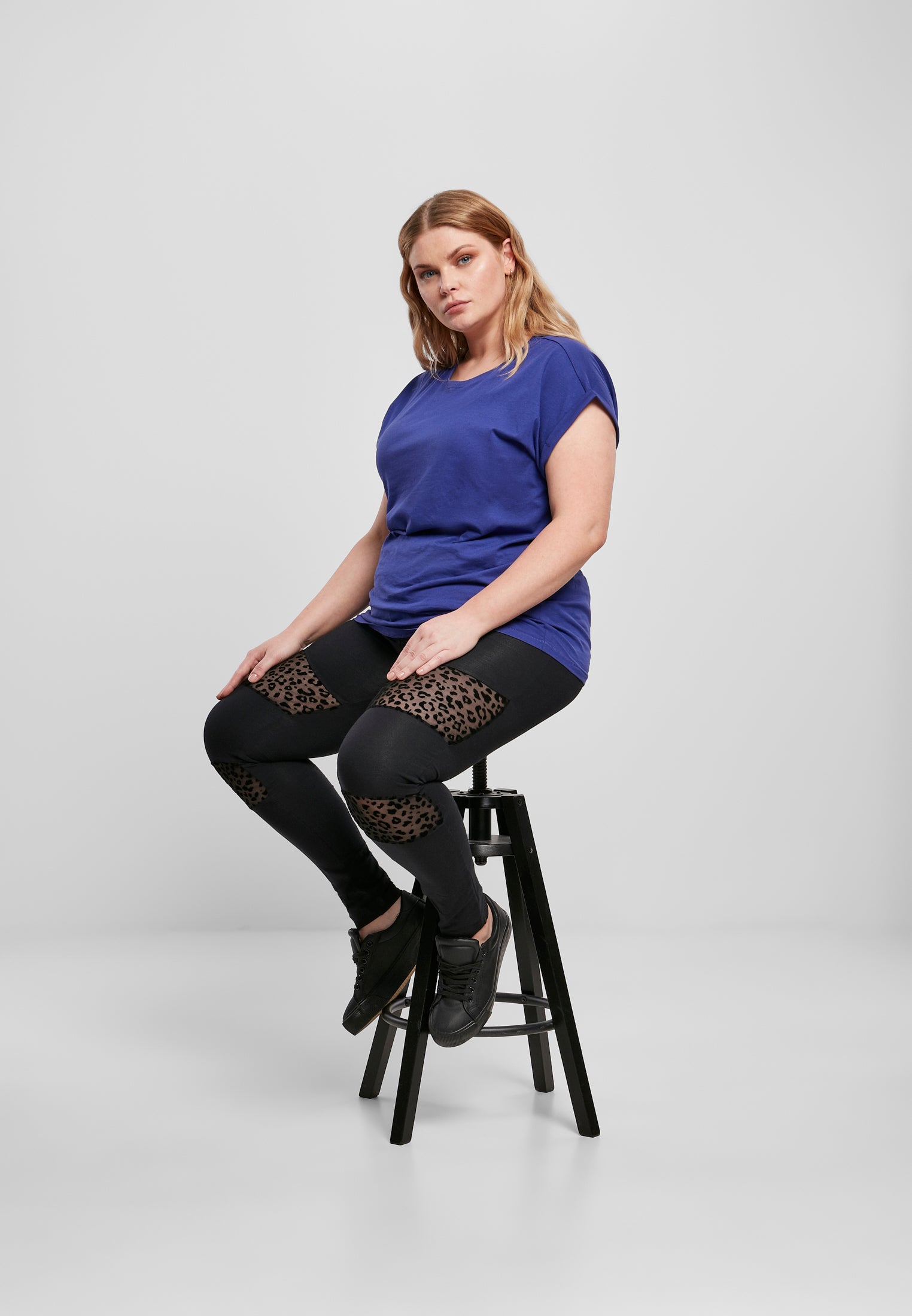 UC Flock Lace Inset Leggings