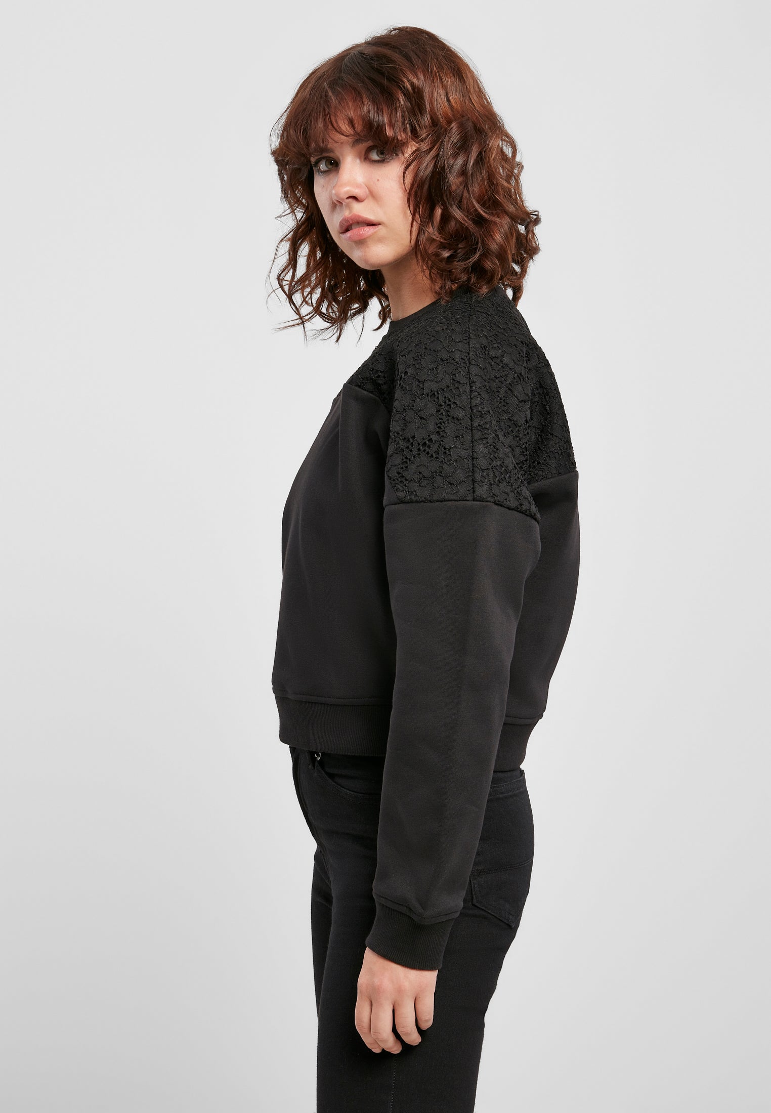 UC Short Oversized Lace Inset Crew