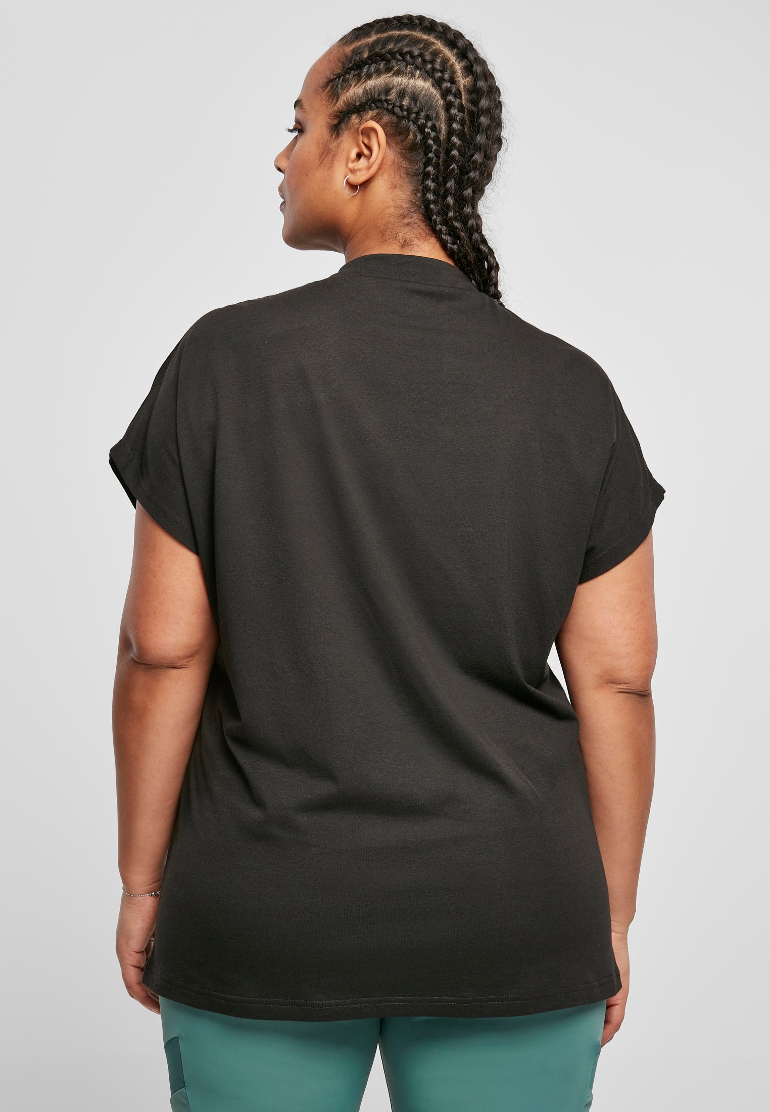 Maglietta oversize UC con taglio sulla manica