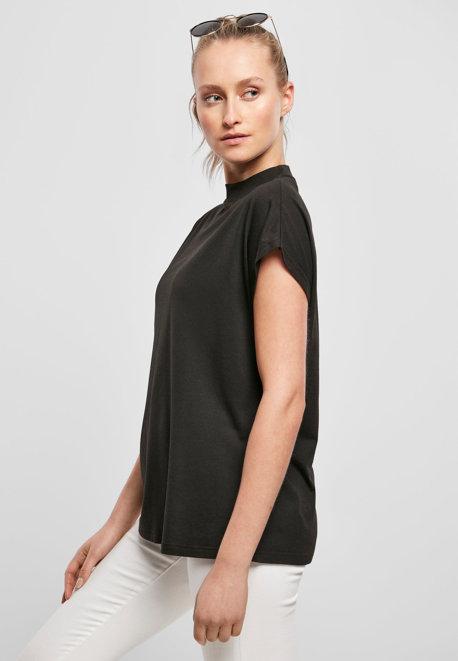 Maglietta oversize UC con taglio sulla manica