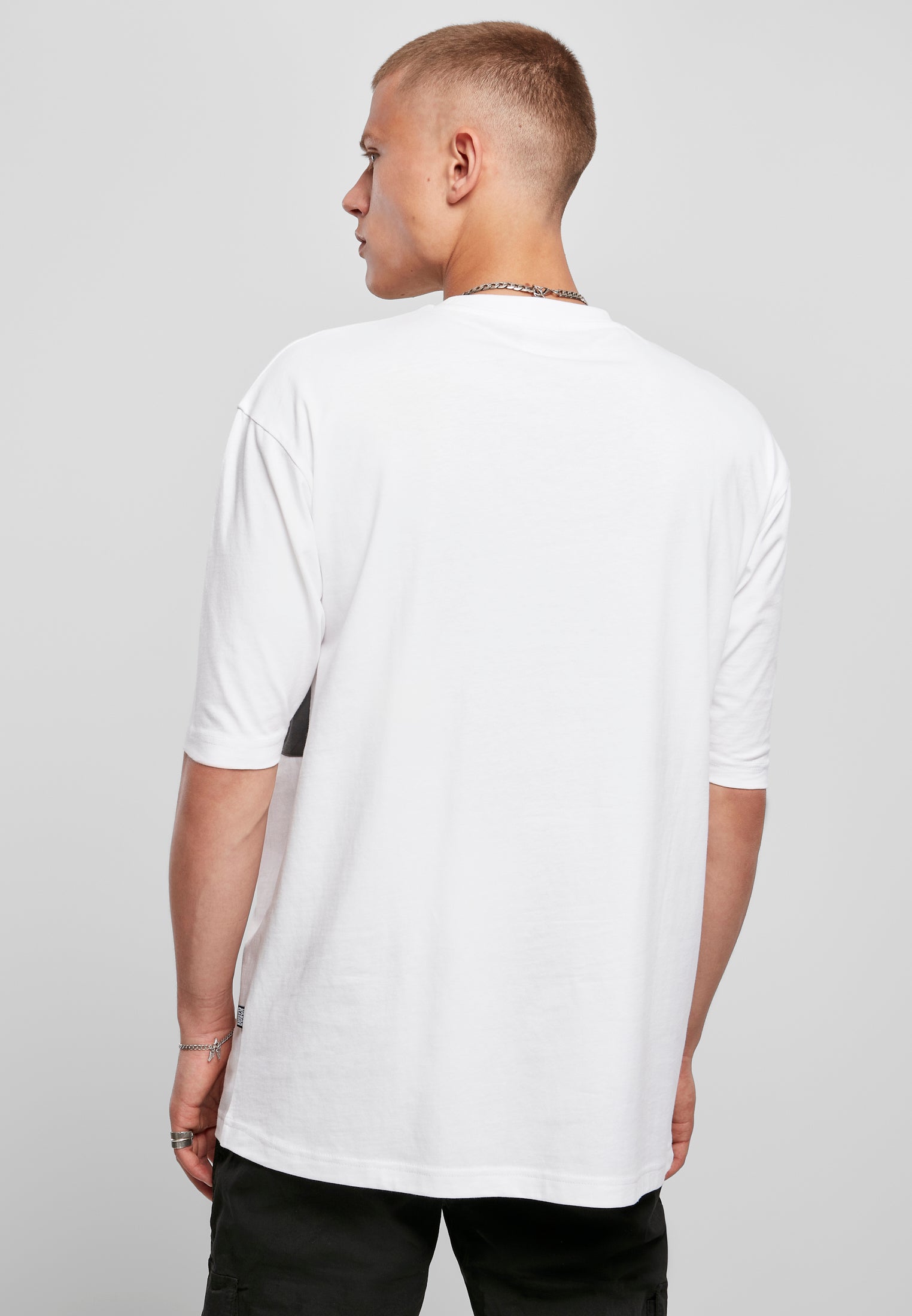 UC Big Double Pocket T-shirt