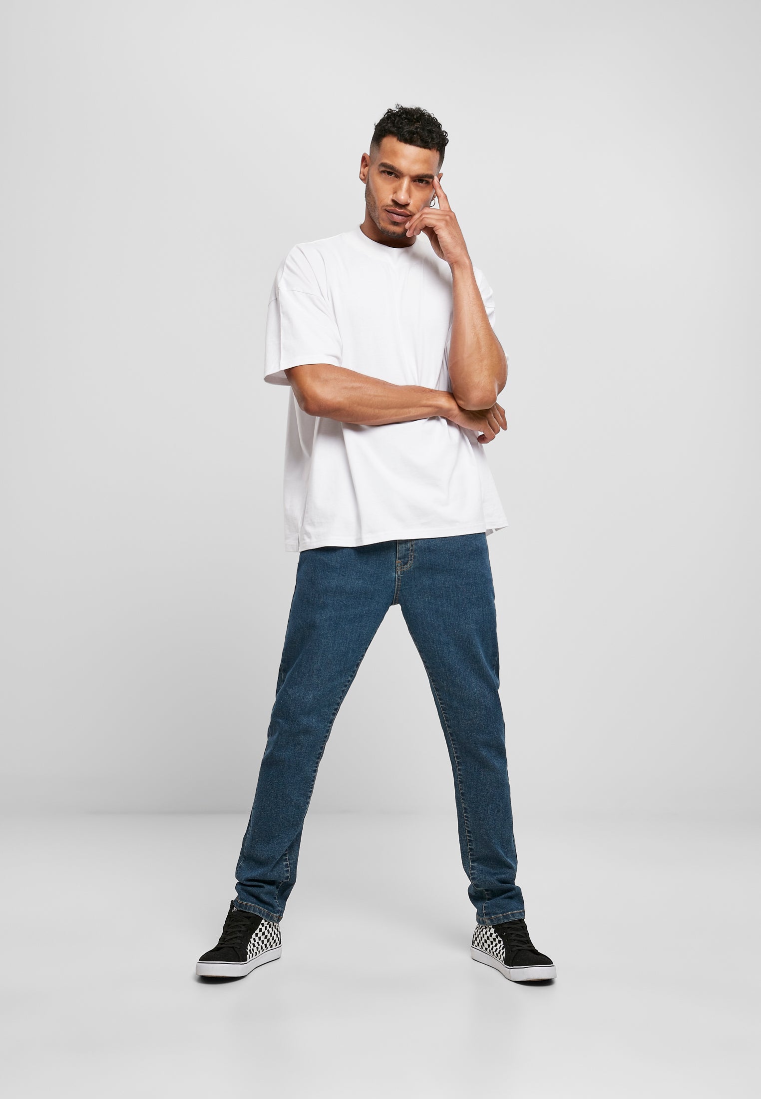 Camiseta UC Oversized com gola simulada