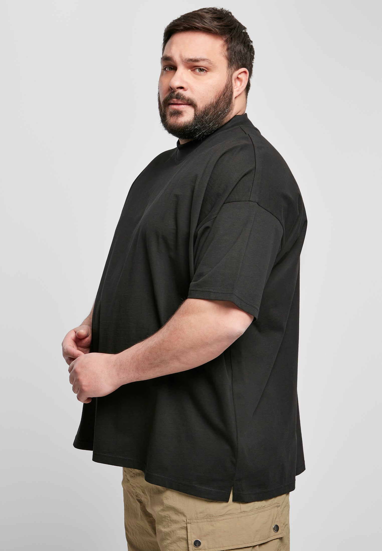 Camiseta UC Oversized com gola simulada