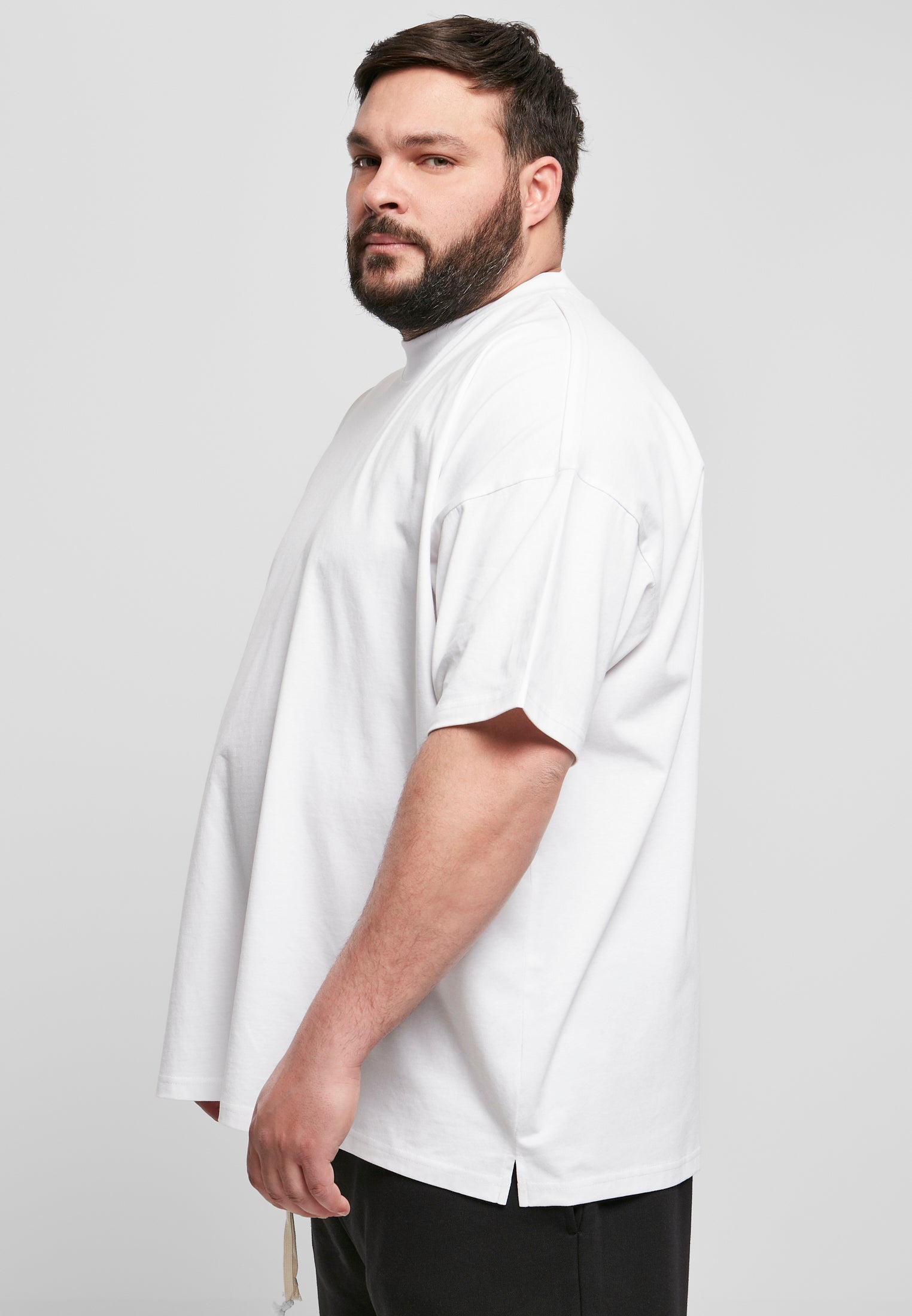 Camiseta UC Oversized com gola simulada