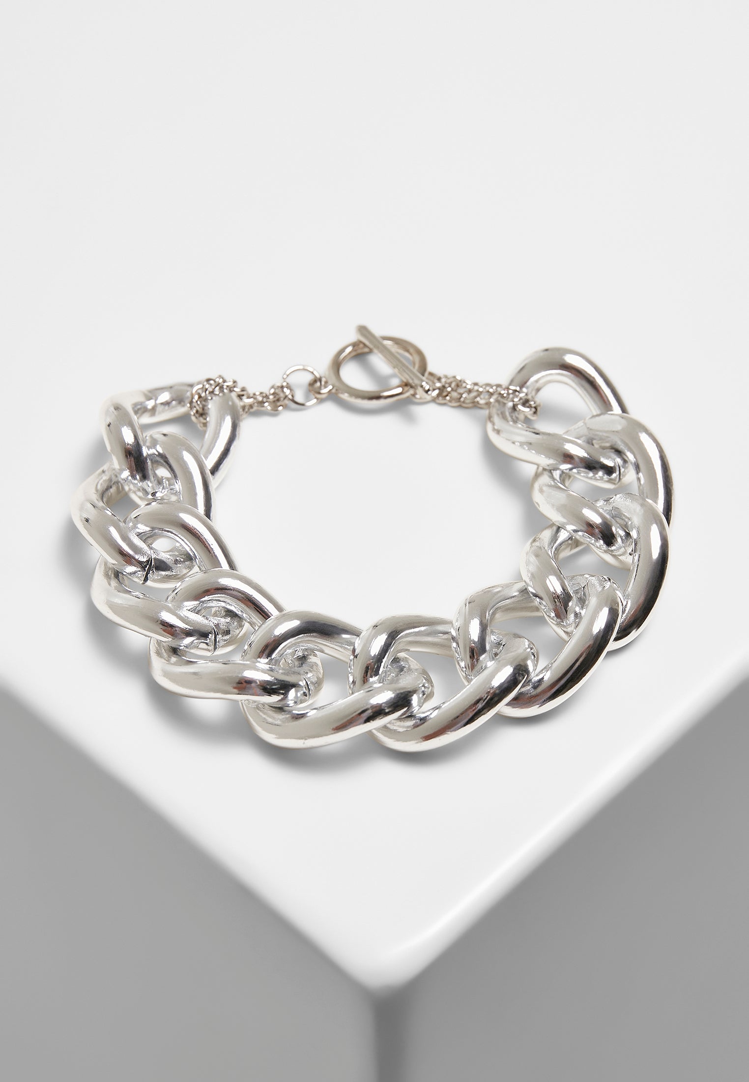 UC Flashy Chain Bracelet