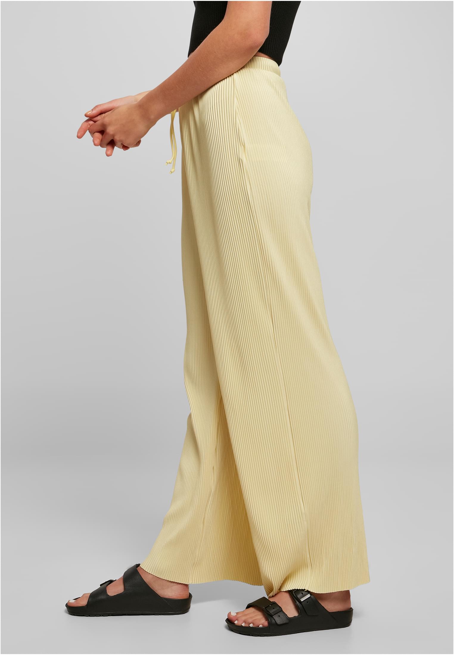 UC Plisse Pants