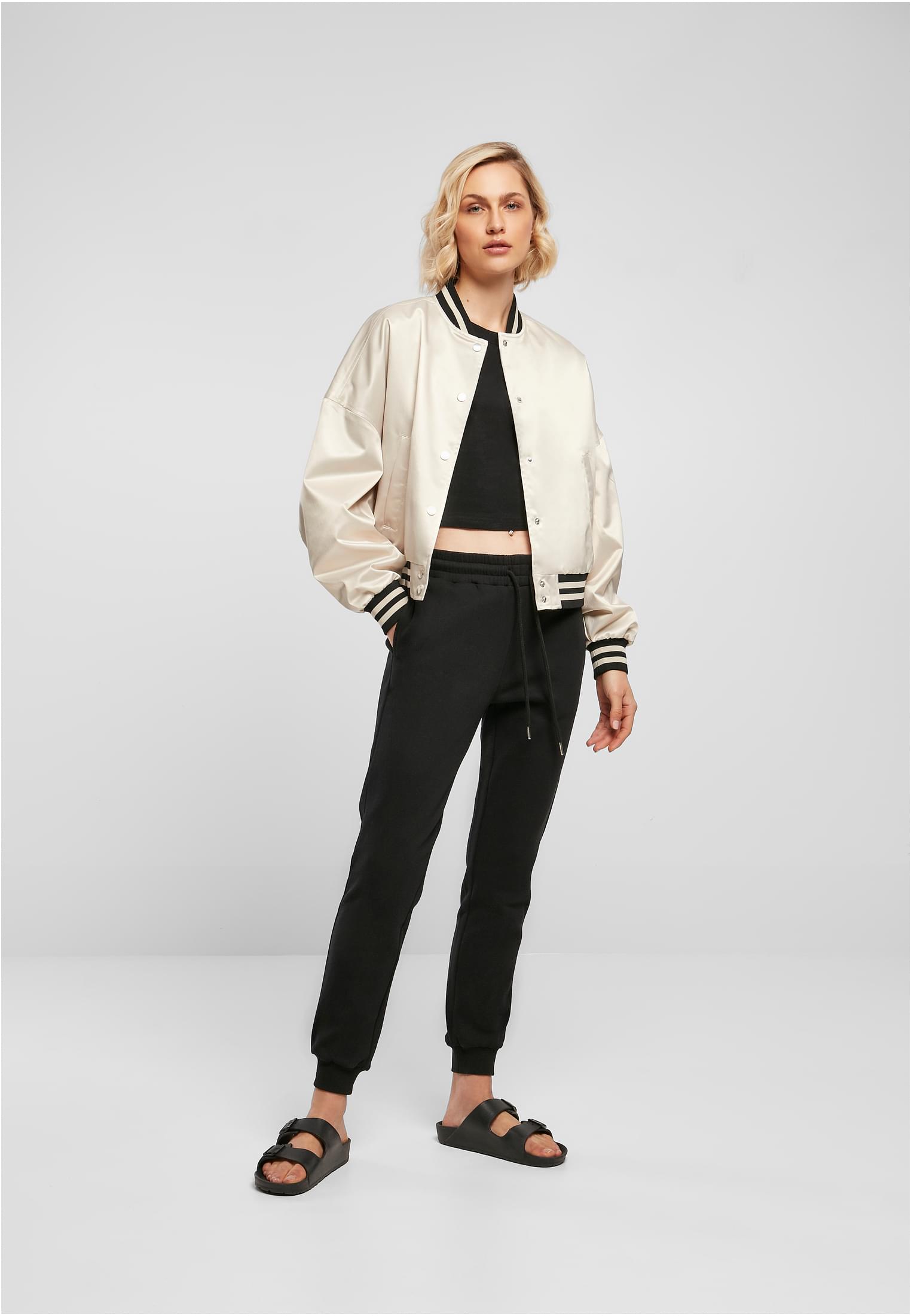 UC krátká oversized saténová College bunda