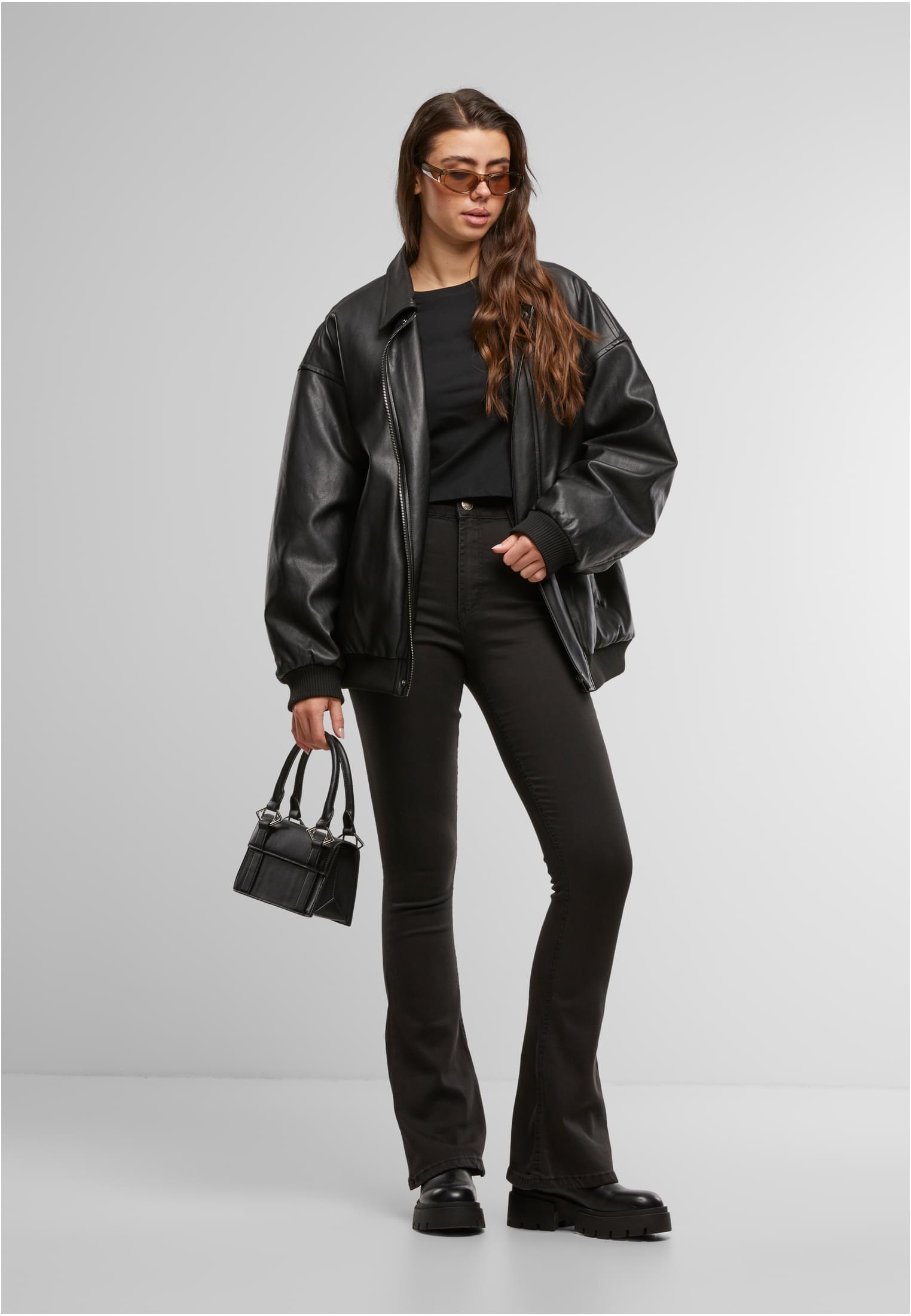 Pantaloni in denim bootcut super elasticizzati UC