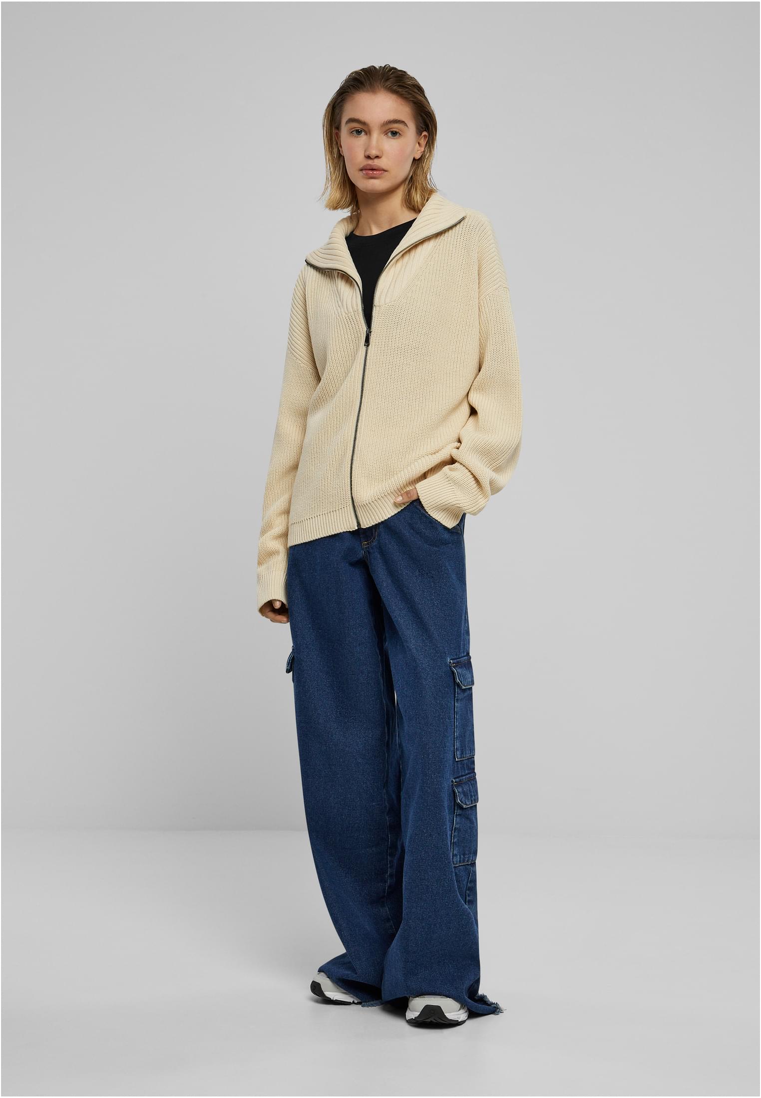 UC-neulottu vetoketjutakki