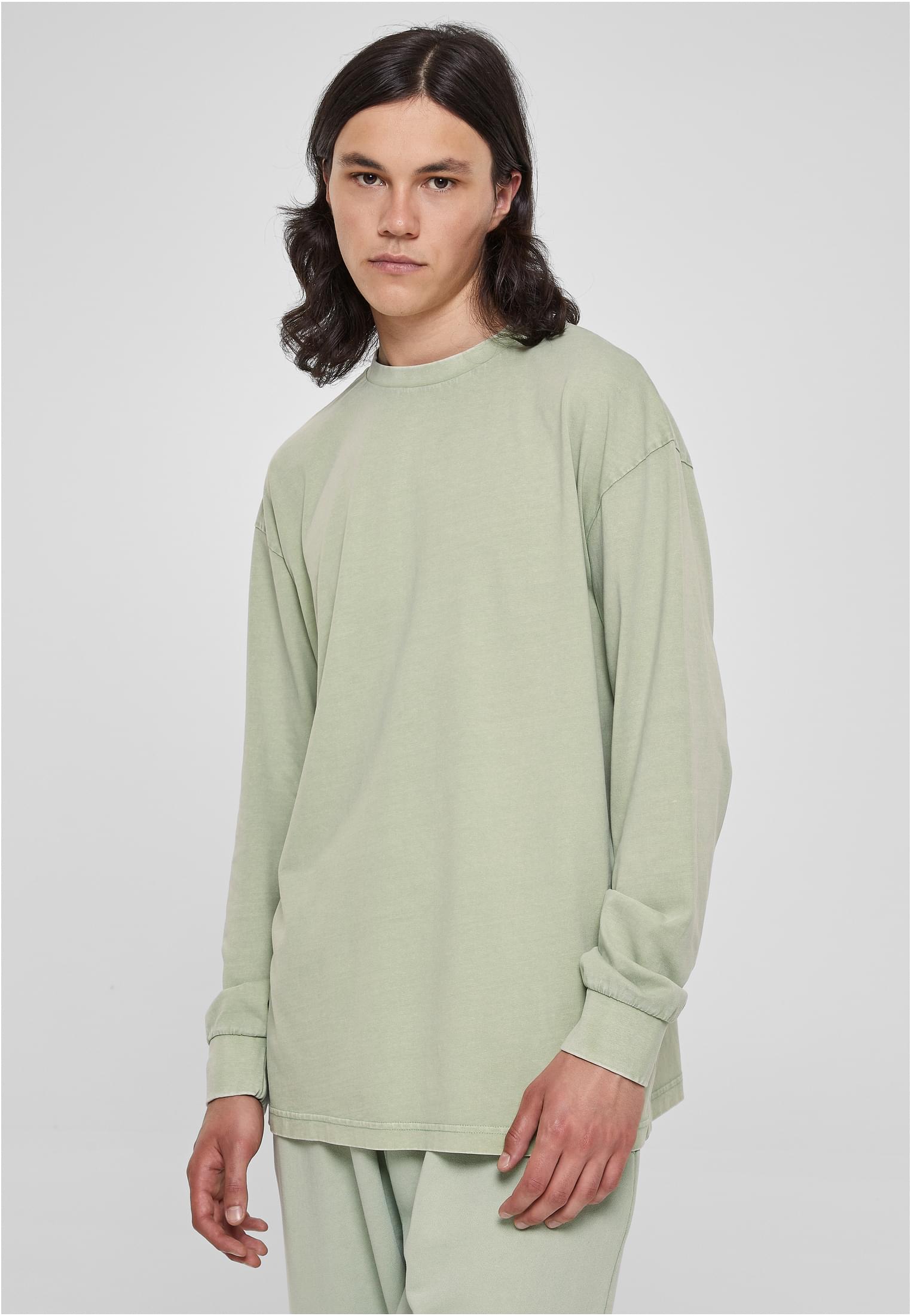 UC Heavy Boxy Acid Wash Longsleeve